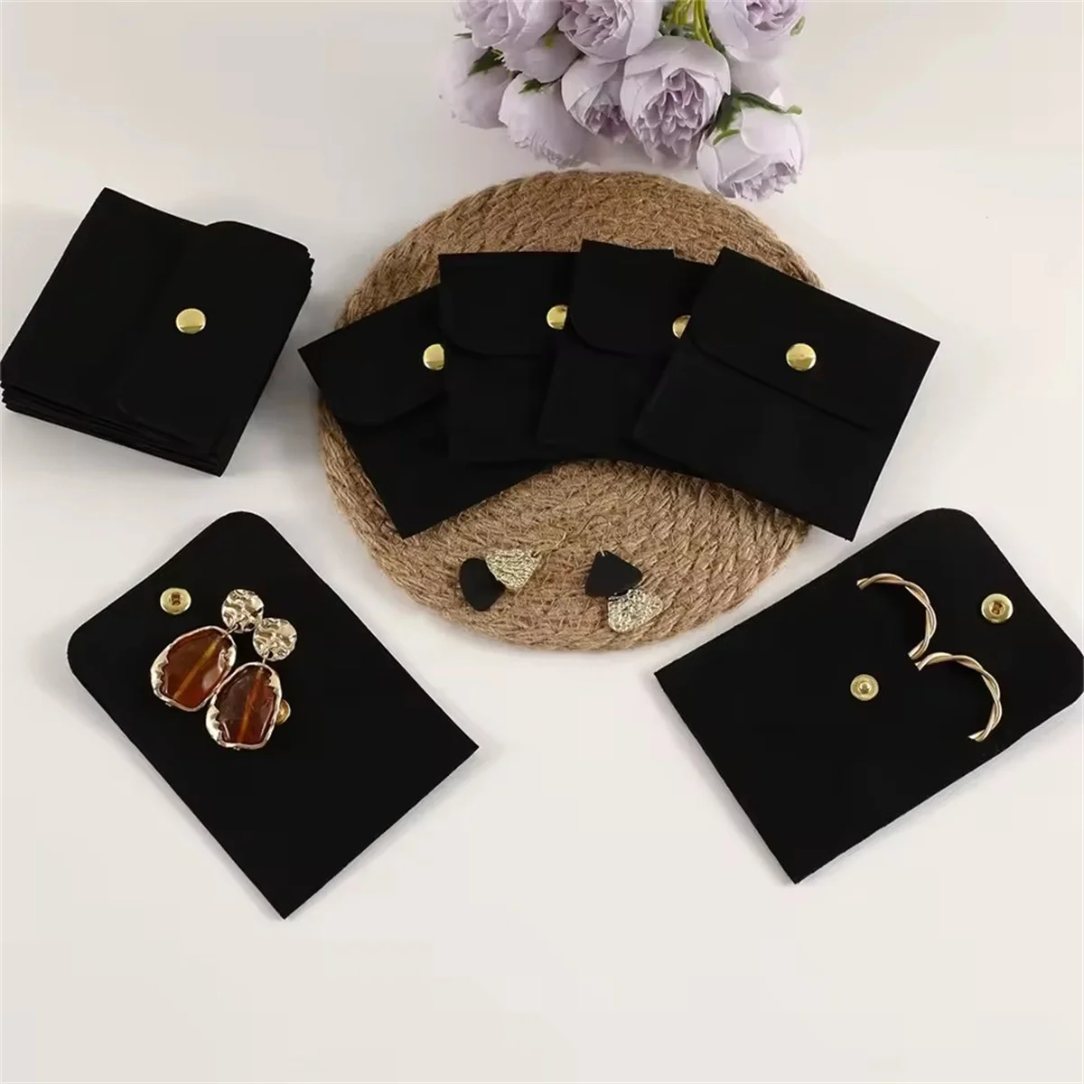 Сумка для ювелирных изделий из ультратонкого волокна Sheepsew 20, сумка для упаковки ювелирных изделий ручной работы, сумка для упаковки ювелирных изделий с кнопкой.
Сумка для ювелирных изделий из ультратонкого волокна Sheepsew 20, сумка для упаковки ювелирных изделий ручной работы, сумка для упаковки ювелирных изделий с кнопкой.