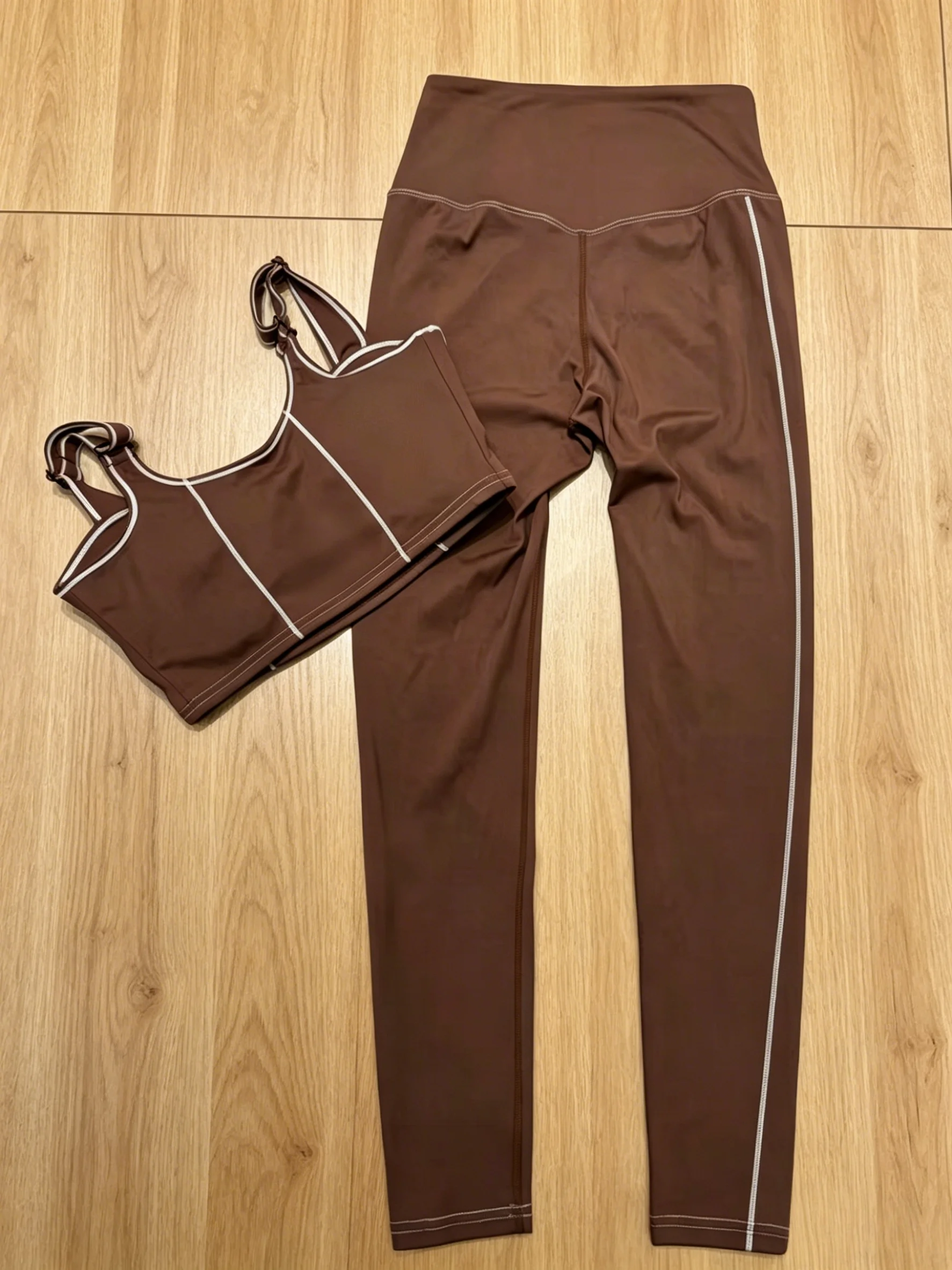 2026 New Style Womens Coffee Yoga Wear Sports Set Size M L Slim Fit Sporty Style Code 028
2026 New Style Womens Coffee Yoga Wear Sports Set Size M L Slim Fit Sporty Style Code 028