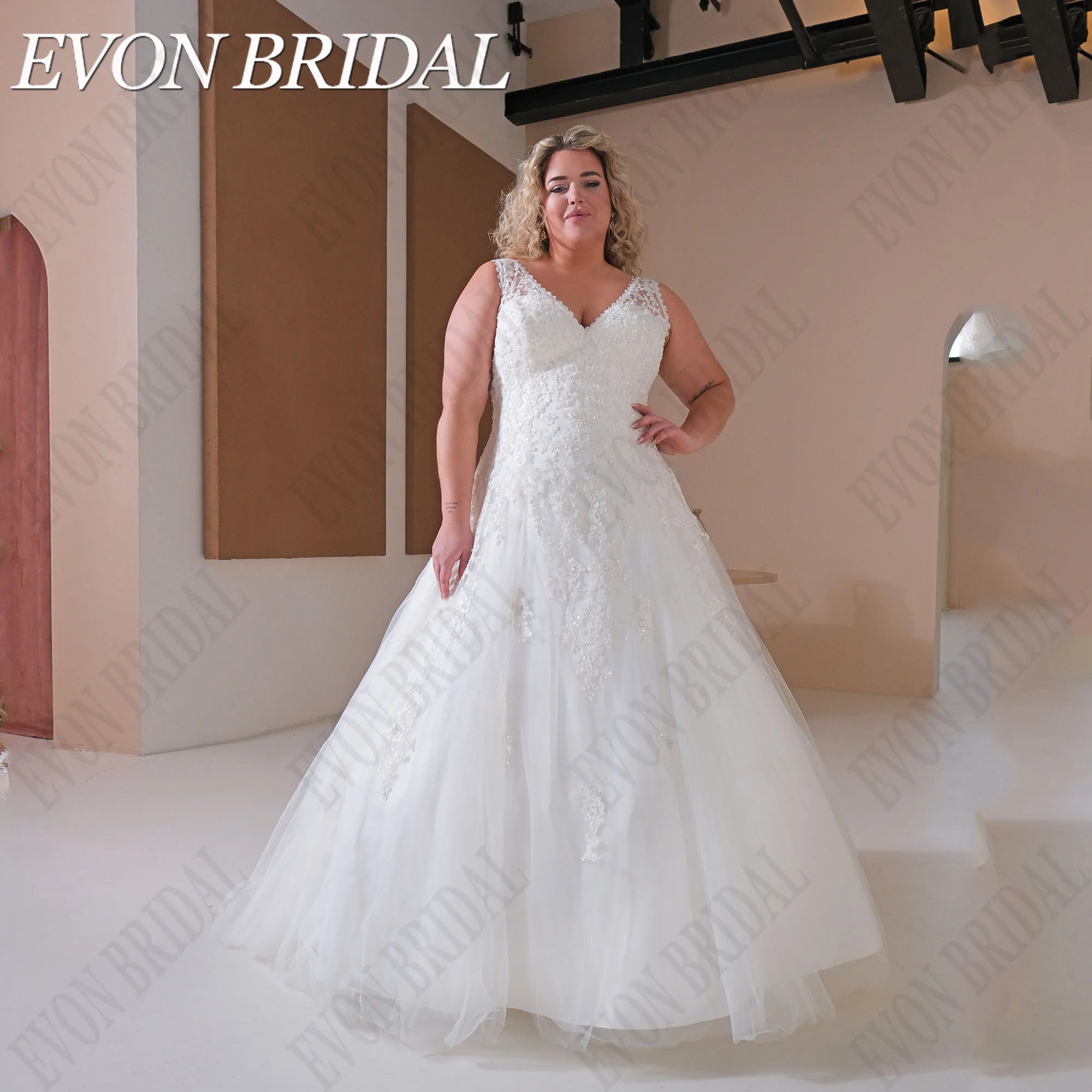 EVON BRIDAL Wedding Dress Plus Size Woman Luxury Sleeveless V-Neck A-Line Tulle Bride Gowns 2024 Applique Lace Up Custom Made
EVON BRIDAL Wedding Dress Plus Size Woman Luxury Sleeveless V-Neck A-Line Tulle Bride Gowns 2024 Applique Lace Up Custom Made