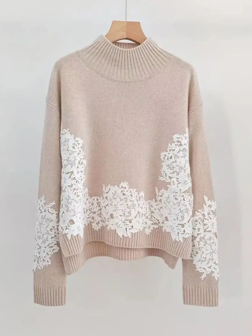 Elegant cashmere embroidered lace trimmed loose sweater
Elegant cashmere embroidered lace trimmed loose sweater