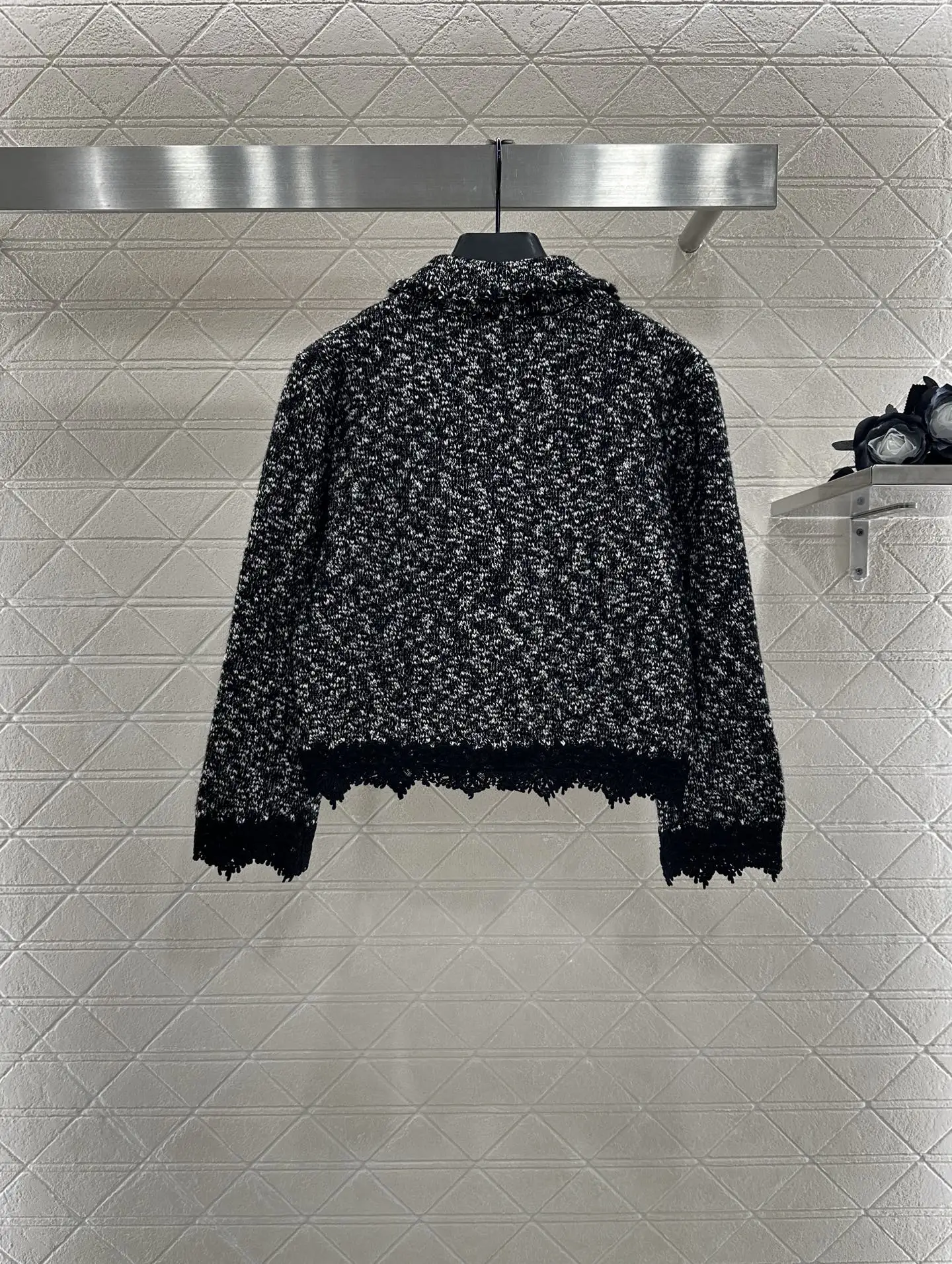 2025 Spring/Summer Women's Flip Collar Embroidered Lace Knitted Cardigan SU78
2025 Spring/Summer Women's Flip Collar Embroidered Lace Knitted Cardigan SU78