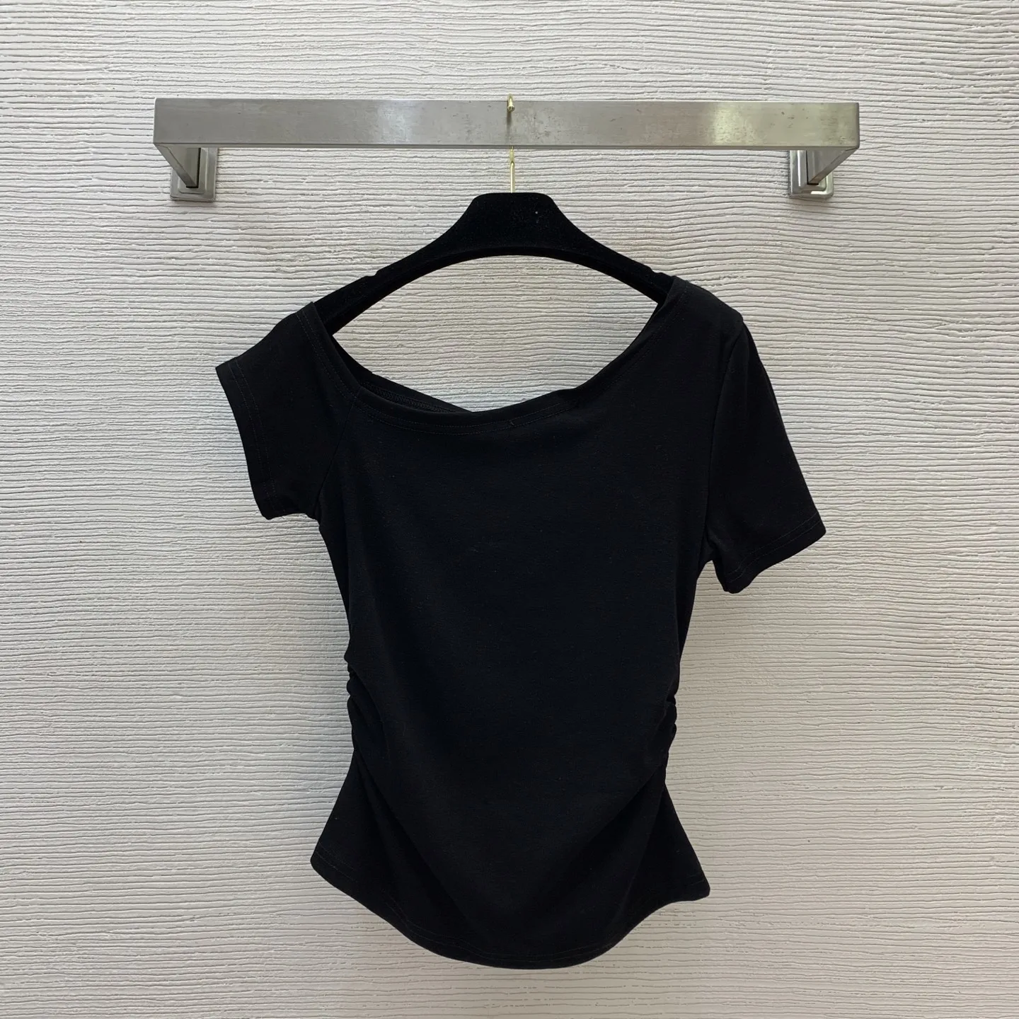 2025 Fashion New Women'S Slim Fit Hot Diamond Decoration Pleated Waist Slimming Oblique Shoulder Short-Sleeved T-Shirt Top
2025 Fashion New Women'S Slim Fit Hot Diamond Decoration Pleated Waist Slimming Oblique Shoulder Short-Sleeved T-Shirt Top