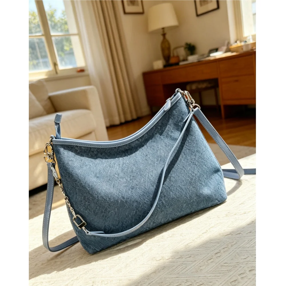 2026 Size: 36 OR 30 OR 20.5 cm no box New Model - Versatile and Fashionable PU Leather Bag - Durable, High-Quality andAffordable
2026 Size: 36 OR 30 OR 20.5 cm no box New Model - Versatile and Fashionable PU Leather Bag - Durable, High-Quality andAffordable