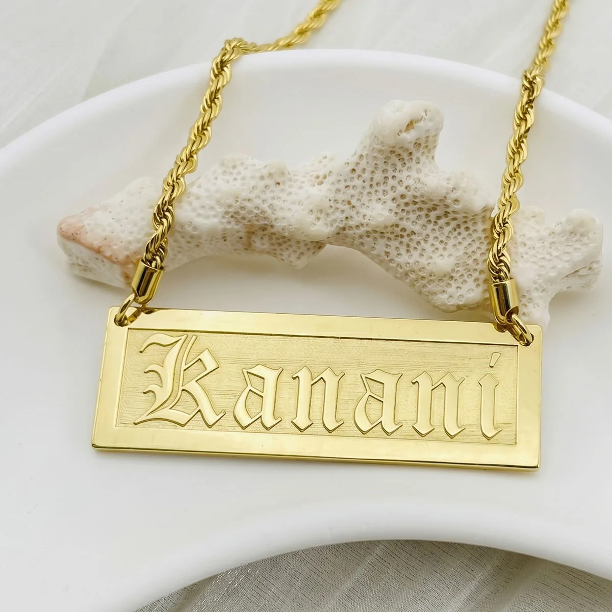 Custom Name Stainless Steel Necklace Punk Hip-hop Style Personalized Letter 18k Gold Plated Necklaces For Women Men Jewelry Gift
Custom Name Stainless Steel Necklace Punk Hip-hop Style Personalized Letter 18k Gold Plated Necklaces For Women Men Jewelry Gift