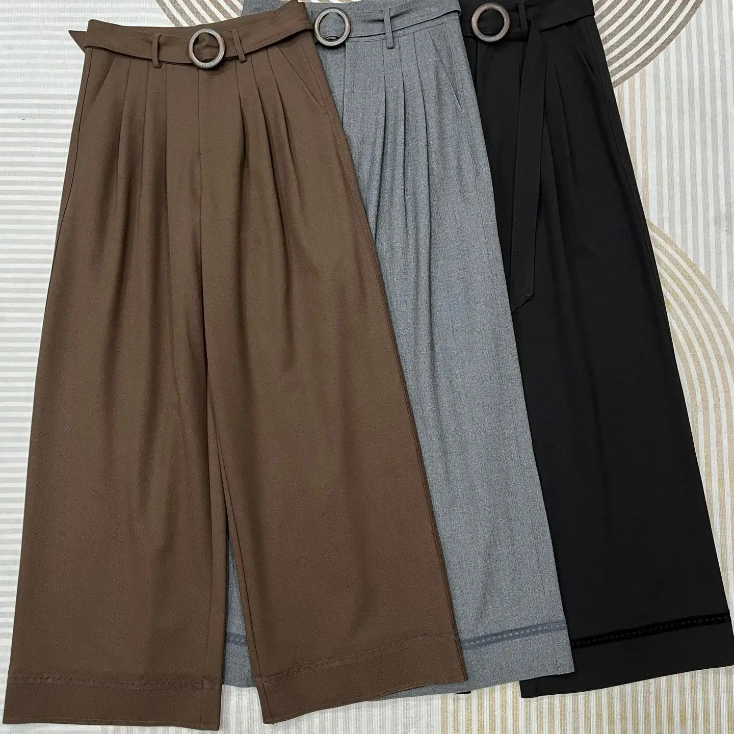 Autumn-winter casual women's high waist belted loose pants
Autumn-winter casual women's high waist belted loose pants