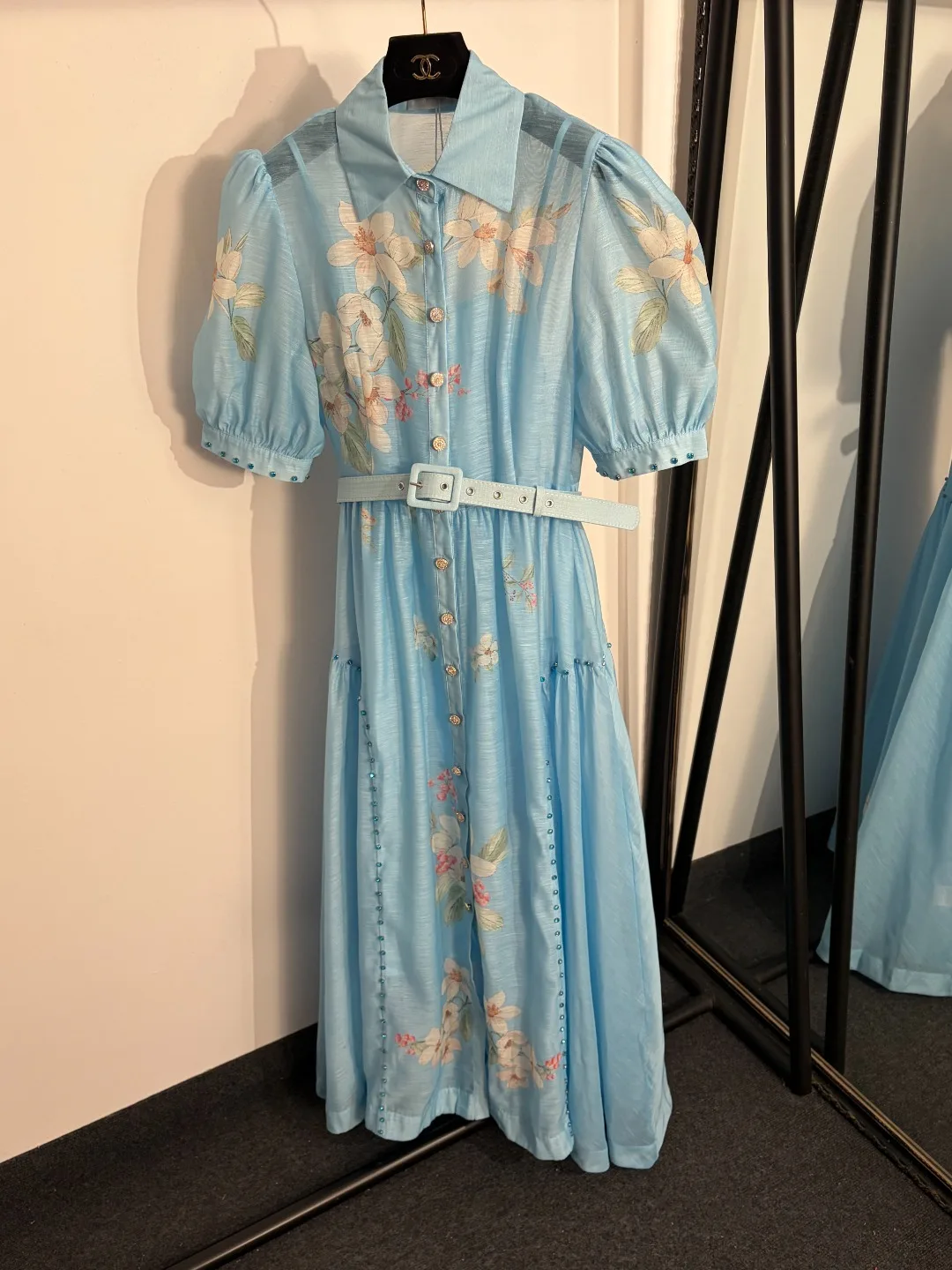 2026 Women Dress Summer Floral Print Midi Dress Puff Sleeve Button Front Lightweight Dress
2026 Women Dress Summer Floral Print Midi Dress Puff Sleeve Button Front Lightweight Dress