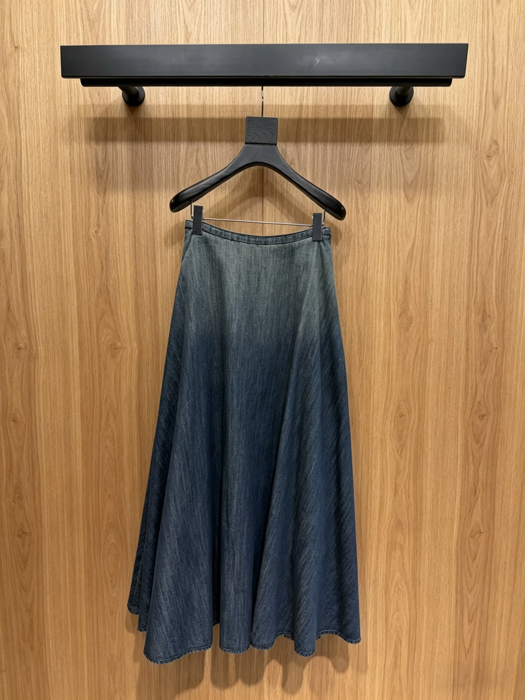 2026 New Denim Skirt Size M L Elegant and Stylish Code17
2026 New Denim Skirt Size M L Elegant and Stylish Code17