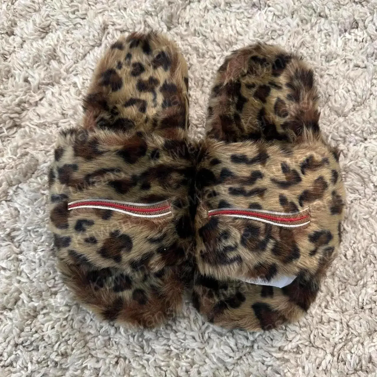 2026Autumn/Winter New Outdoor Casual Versatile Embroidered Flat Flat Fashion Slippers
2026Autumn/Winter New Outdoor Casual Versatile Embroidered Flat Flat Fashion Slippers