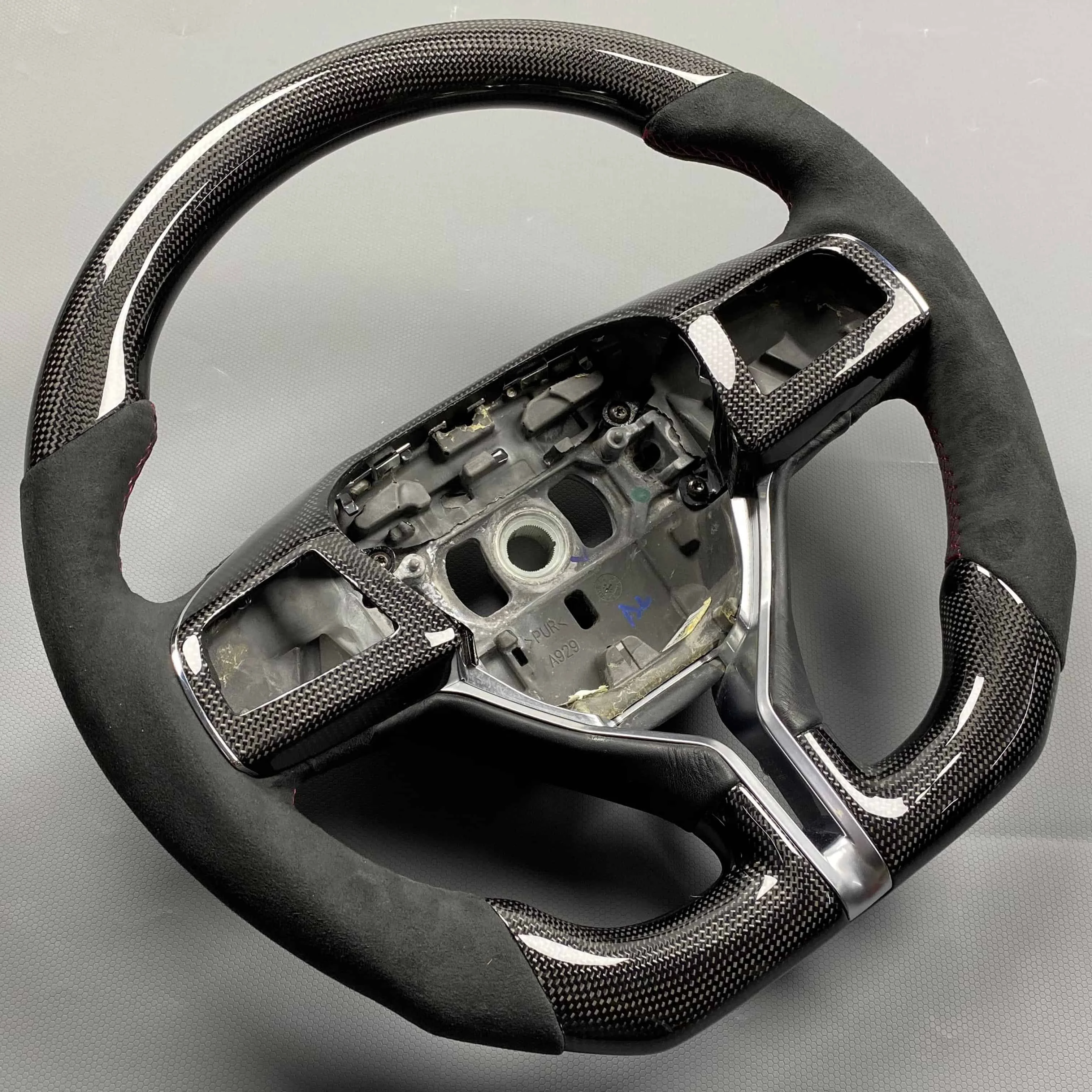 Для Maserati Ghibli Levante Gran Turismo GT 2007 2008 2009 2010 2011 2012 2013, рулевое колесо из углеродного волокна на заказ
Для Maserati Ghibli Levante Gran Turismo GT 2007 2008 2009 2010 2011 2012 2013, рулевое колесо из углеродного волокна на заказ