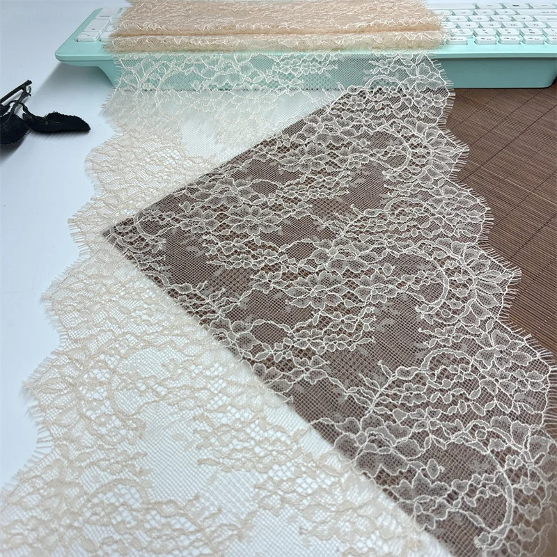 Black Chantilly Scalloped Lace Trim Sewing Fabrics Wheat-color French Eyelash Lace for Dress Needle Works Crafts Accessories
Black Chantilly Scalloped Lace Trim Sewing Fabrics Wheat-color French Eyelash Lace for Dress Needle Works Crafts Accessories