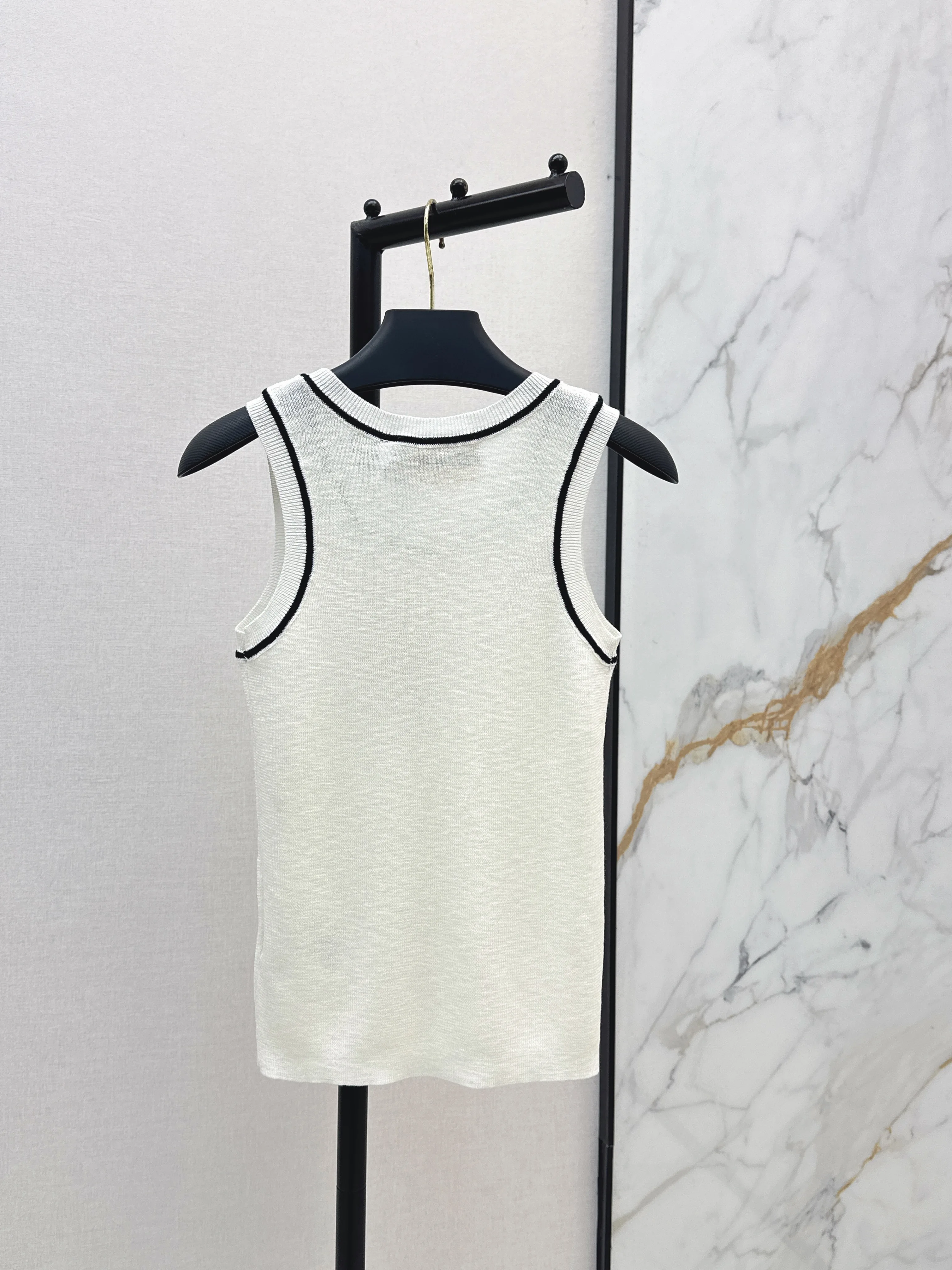 2026 New Fashion Spring Vintage Color Block LoosOff-the-Shoulder Short-Sleeve Knit Top Sweater for Women
2026 New Fashion Spring Vintage Color Block LoosOff-the-Shoulder Short-Sleeve Knit Top Sweater for Women