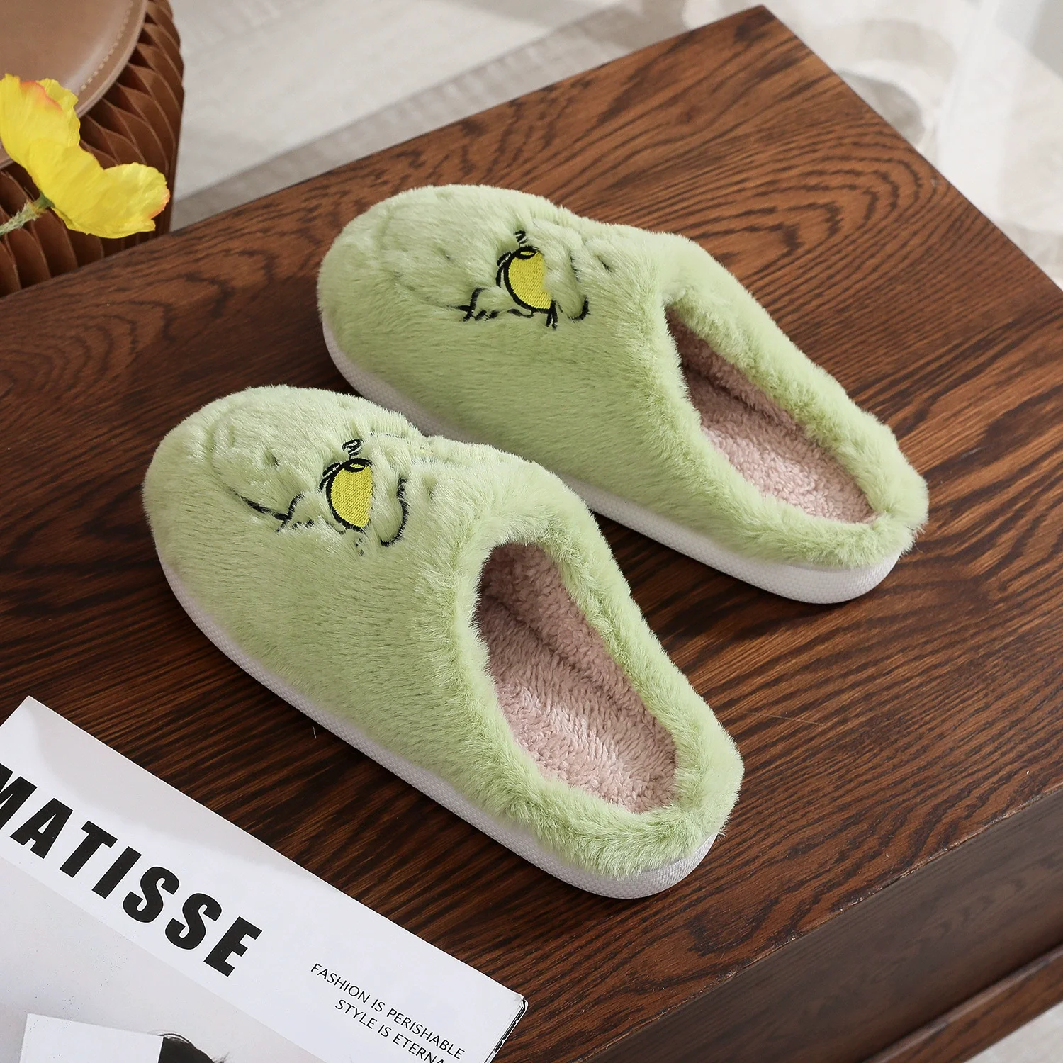 2Pcs Christmas Cartoon Plush Slippers, Winter Soft Warm Green Home Slippers, Merry Christmas Gifts for Family
2Pcs Christmas Cartoon Plush Slippers, Winter Soft Warm Green Home Slippers, Merry Christmas Gifts for Family