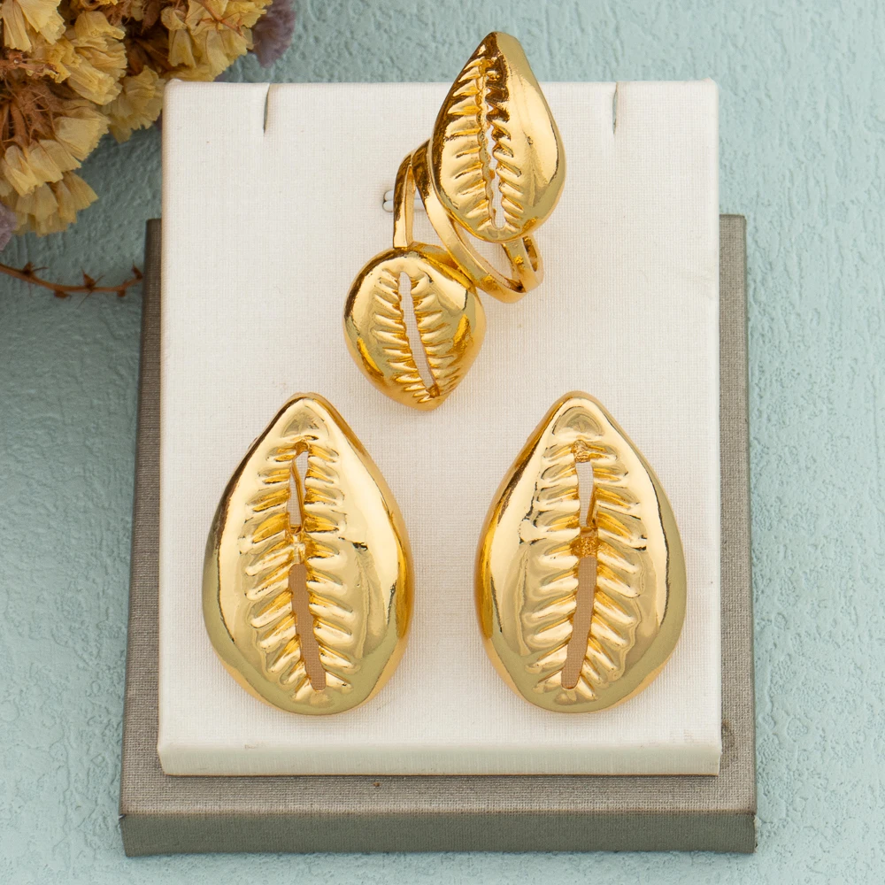 African 18K Gold Plated Jewelry Set for Women Copper Human Shape Design Clip Earrings Statement Ring Dubai Wedding Bride Jewelry
African 18K Gold Plated Jewelry Set for Women Copper Human Shape Design Clip Earrings Statement Ring Dubai Wedding Bride Jewelry