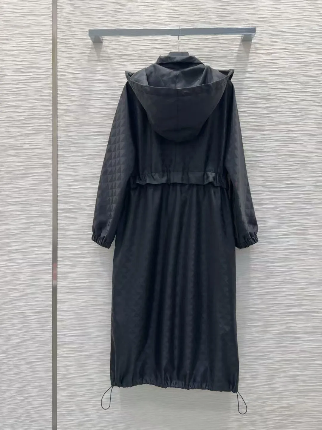 Classic Black Sports Style Women's Hooded Zipper Waist Windbreaker Calf Length 2025 Autumn Casual Loose Trench Coat C15
Classic Black Sports Style Women's Hooded Zipper Waist Windbreaker Calf Length 2025 Autumn Casual Loose Trench Coat C15