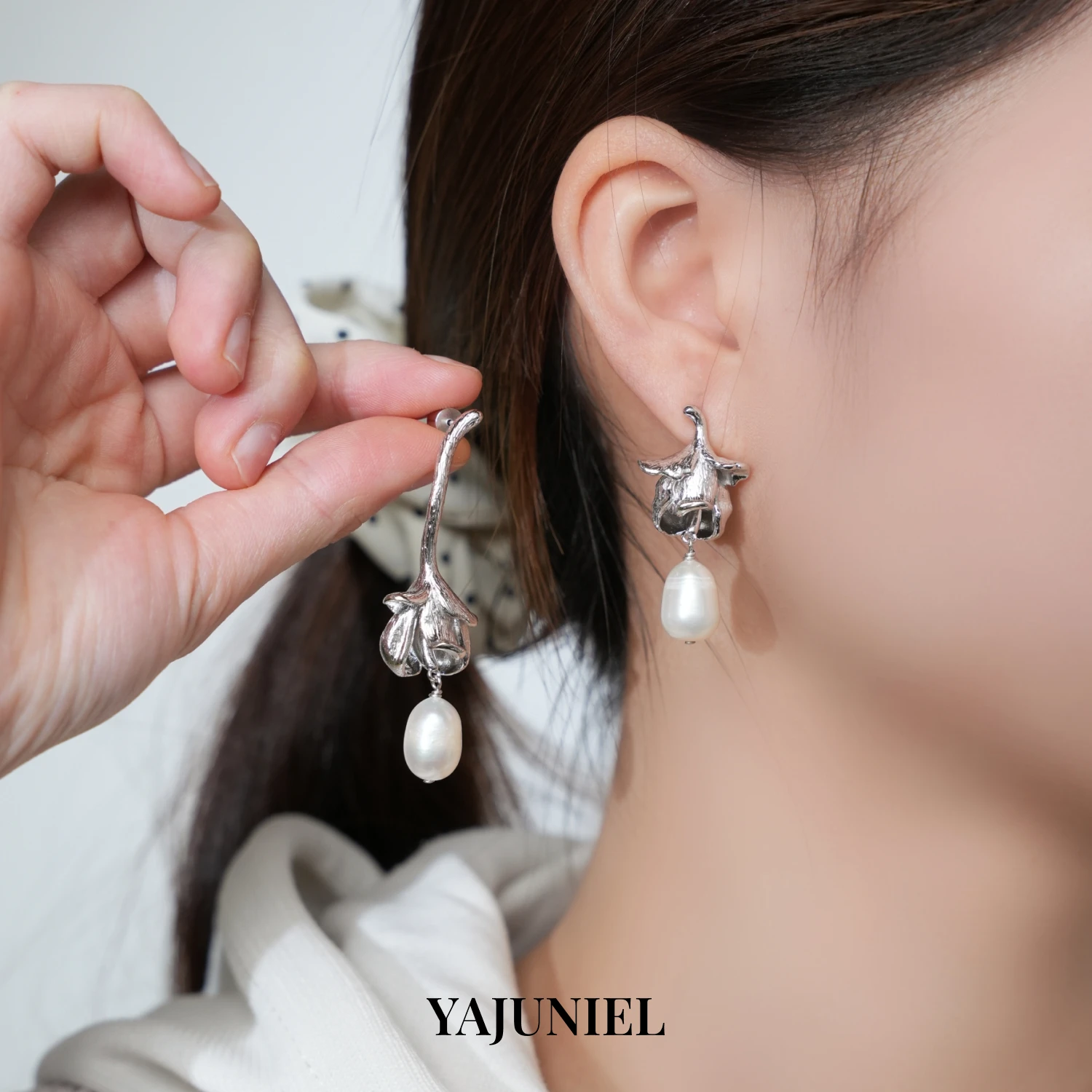 YAJUNIEL White Gold Plated Rosebud Pearl Drop Earrings Asymmetrical Flower Dangle Earrings with Natural Pearls for Women
YAJUNIEL White Gold Plated Rosebud Pearl Drop Earrings Asymmetrical Flower Dangle Earrings with Natural Pearls for Women