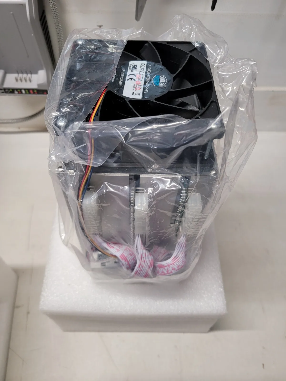 DCE Bitmain Antminer Z11 1418W Equihash Algorithm ASIC Miner for ZEC ZEN BTCP
DCE Bitmain Antminer Z11 1418W Equihash Algorithm ASIC Miner for ZEC ZEN BTCP