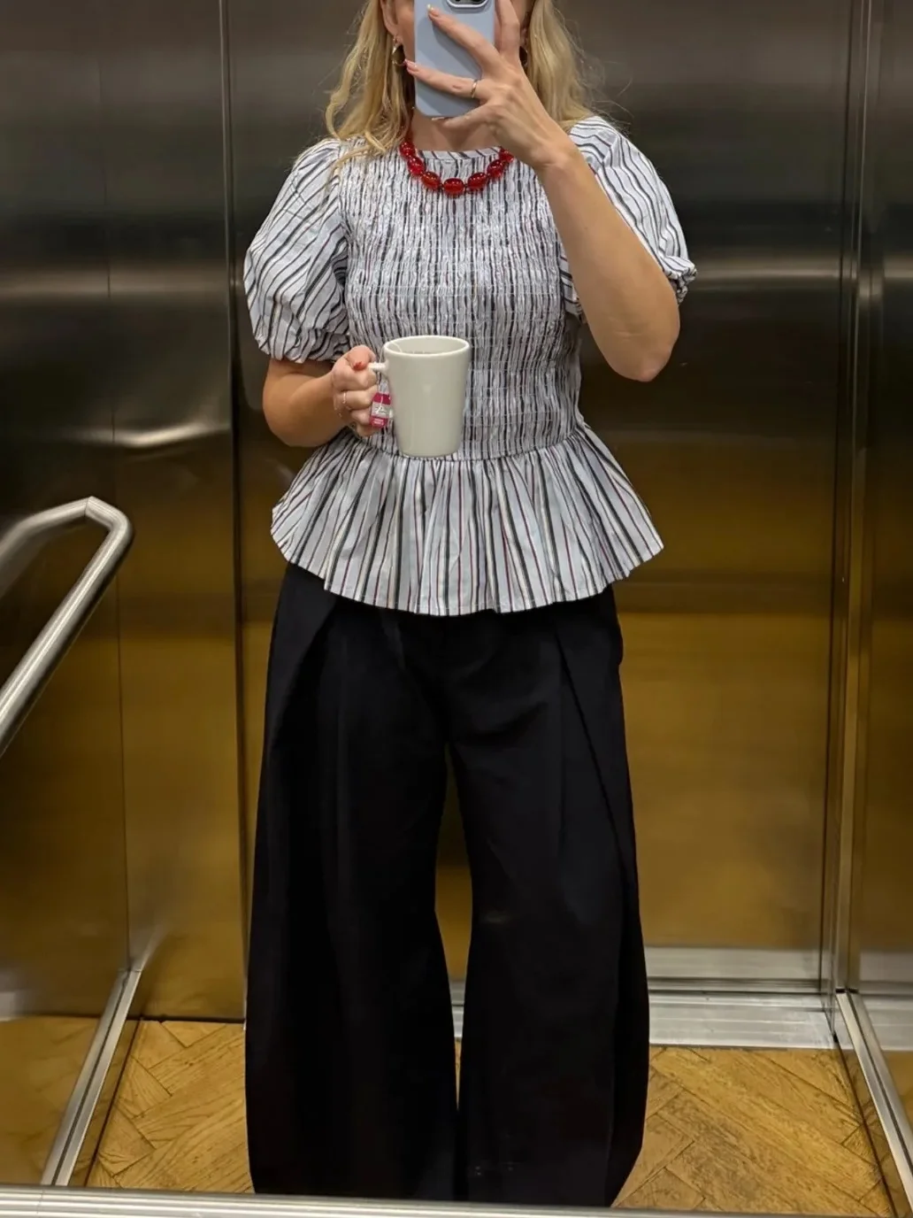 Women Striped Blouse Smocked Short Puff Sleeve Shirt Elegant Crew Neck Peplum Hem Ruched Tops Vintage Summer Casual Blusas
Women Striped Blouse Smocked Short Puff Sleeve Shirt Elegant Crew Neck Peplum Hem Ruched Tops Vintage Summer Casual Blusas