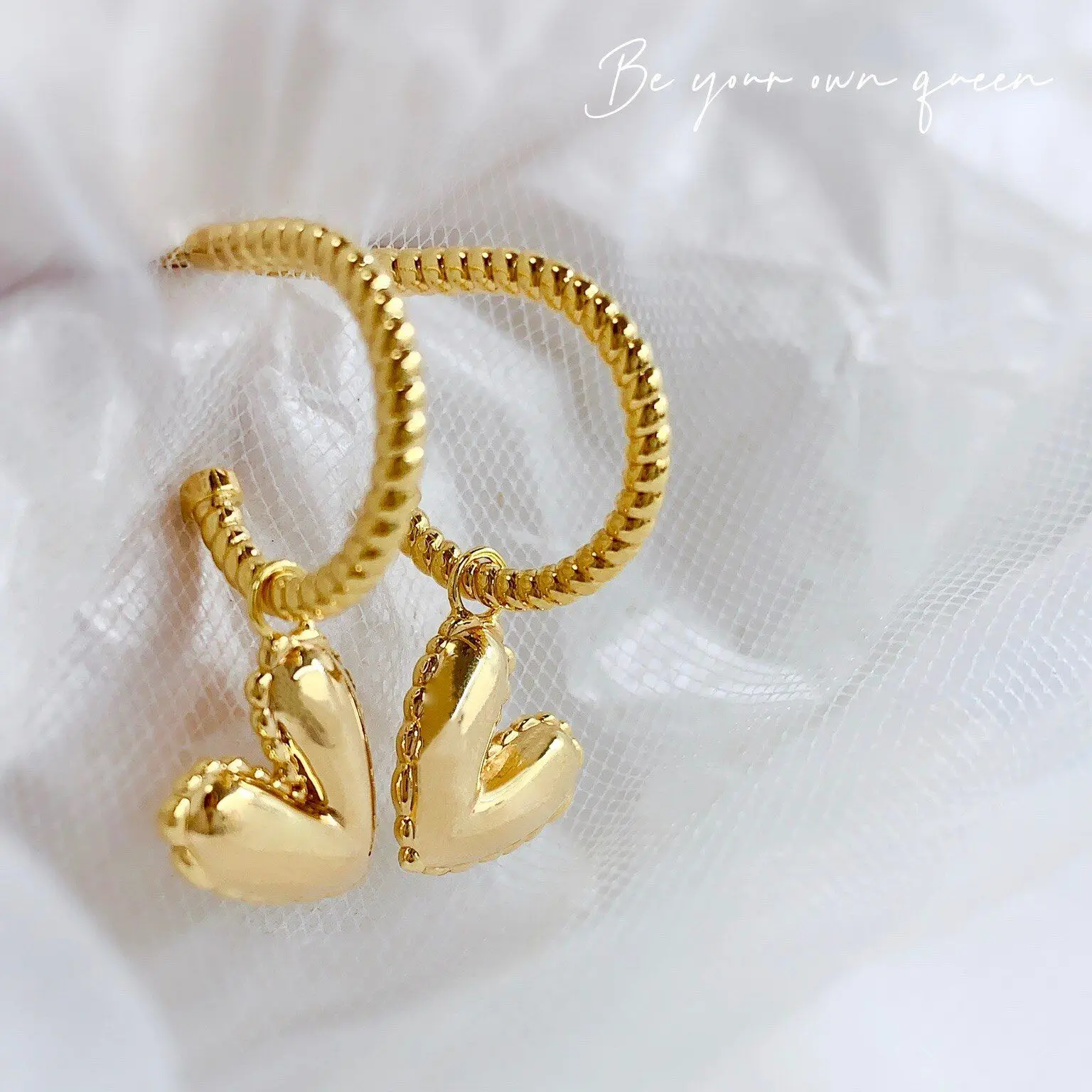 MADALENA SARARA 18k Gold Women Dangle Earrings Car Pattern Circle Small Heart Charm
MADALENA SARARA 18k Gold Women Dangle Earrings Car Pattern Circle Small Heart Charm