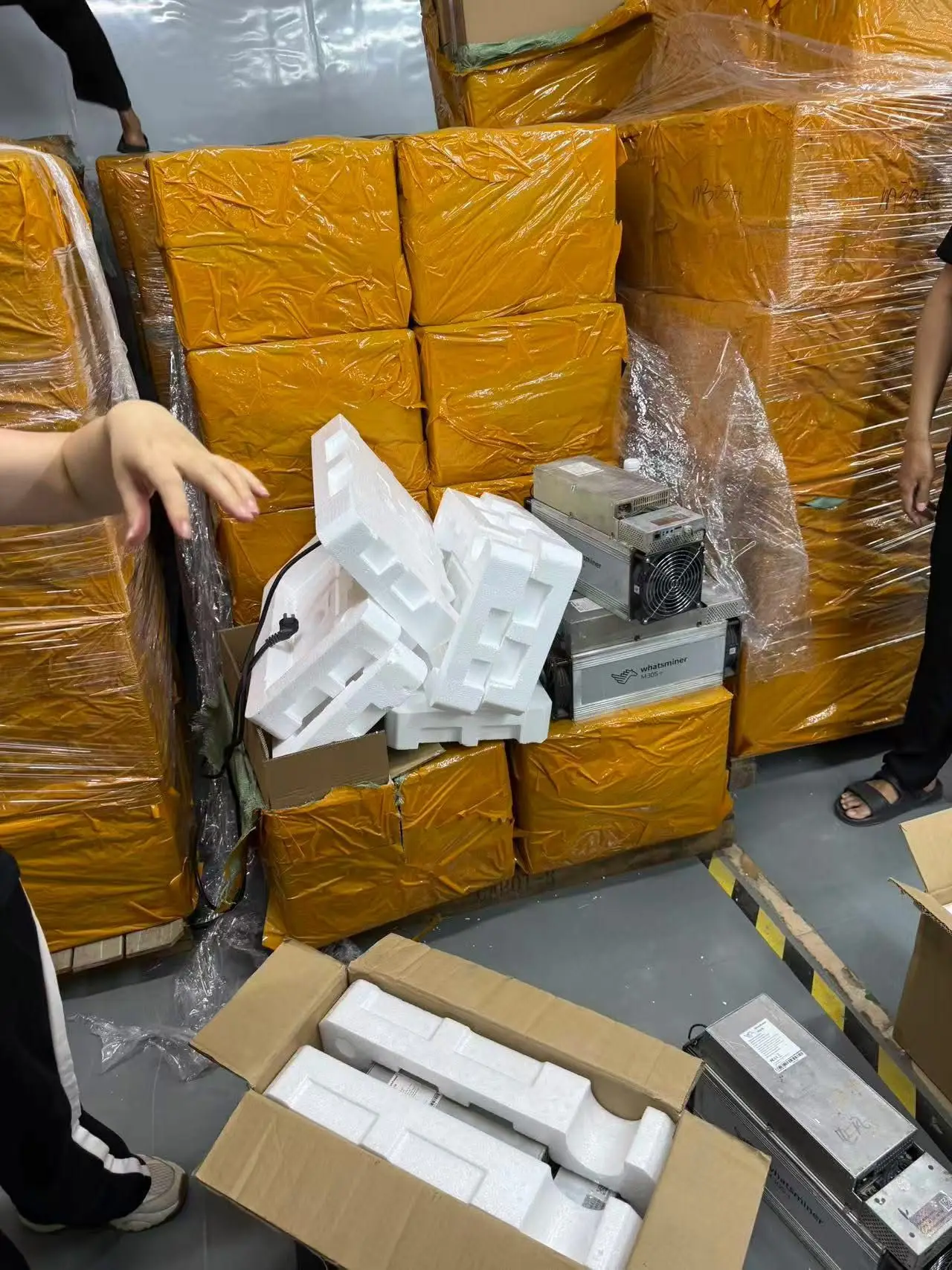 High Performance Antminer E9 Pro 3680M Asic Miner Altcoin Miner Litecoin Miner Air Cooling Mining Machine
High Performance Antminer E9 Pro 3680M Asic Miner Altcoin Miner Litecoin Miner Air Cooling Mining Machine