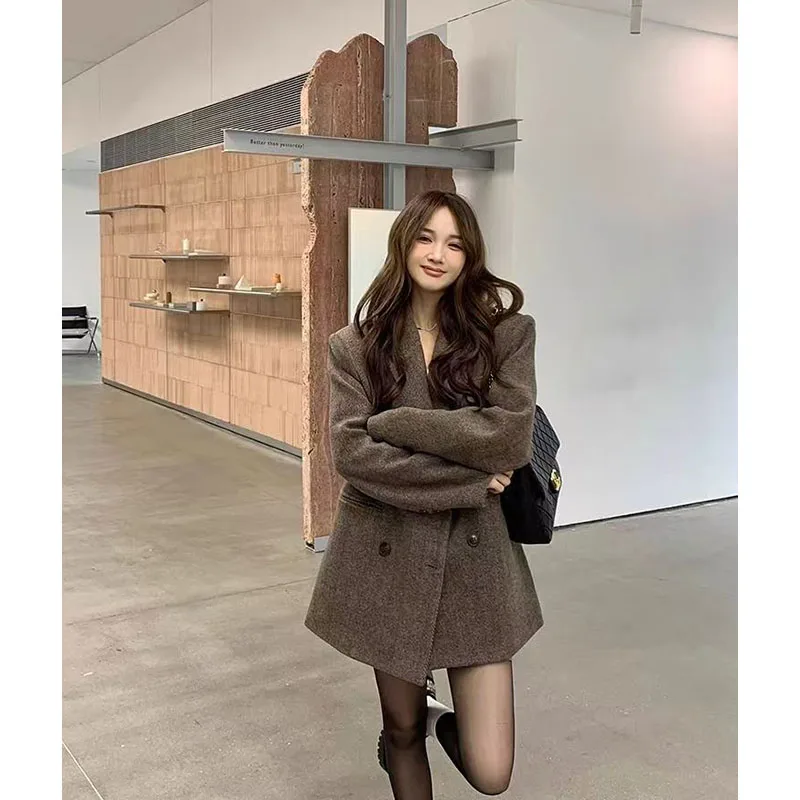 2024 autumn and winter new high-end versatile loose and slimming mid length suit woolen coat for women
2024 autumn and winter new high-end versatile loose and slimming mid length suit woolen coat for women
