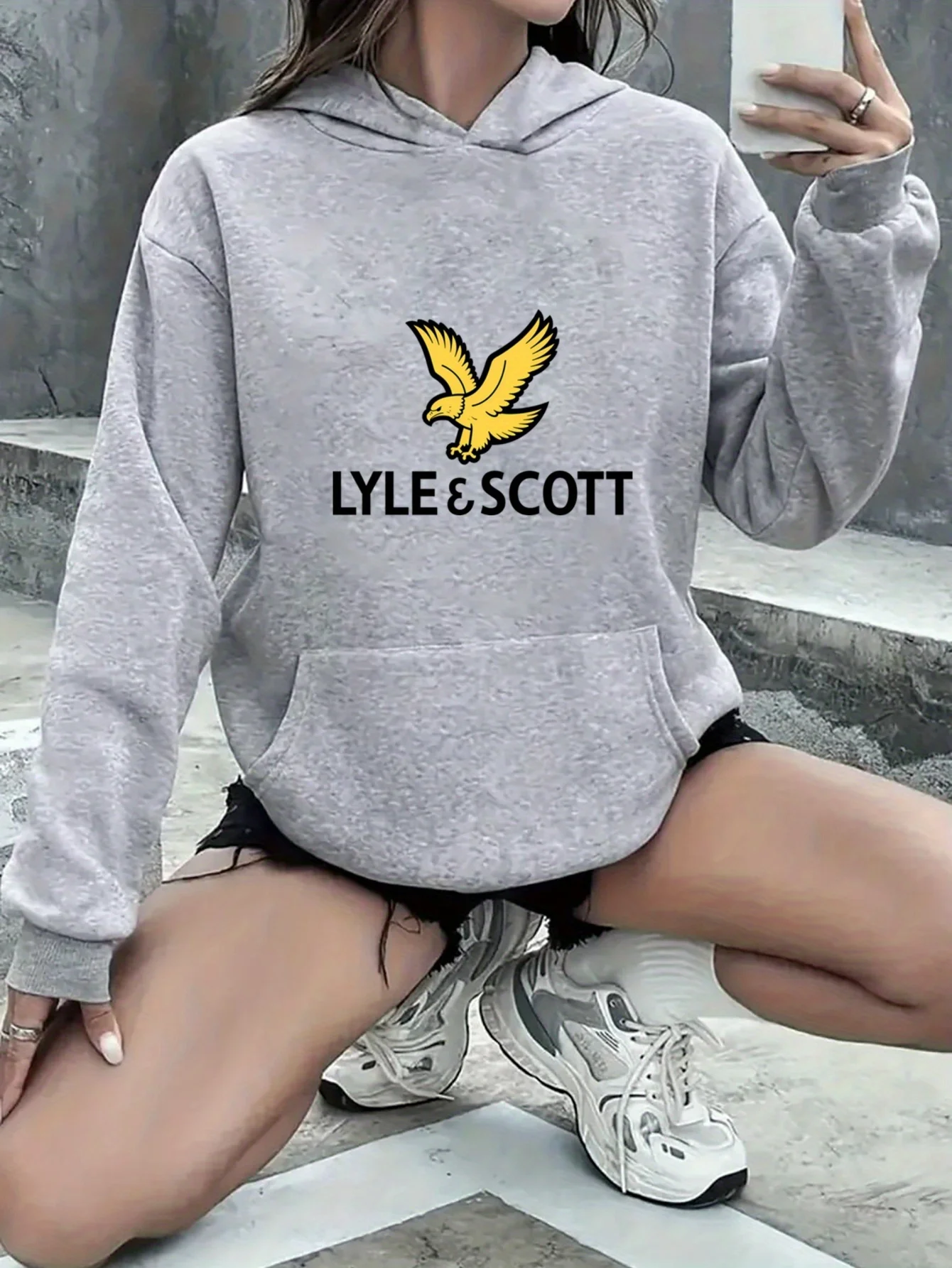 Woman Long Sleeved Sweatshirt Spring And Autumn Cotton Round Neck Pullover Sports Letter Fashion Printed Unisex Casual Loose Top
Woman Long Sleeved Sweatshirt Spring And Autumn Cotton Round Neck Pullover Sports Letter Fashion Printed Unisex Casual Loose Top