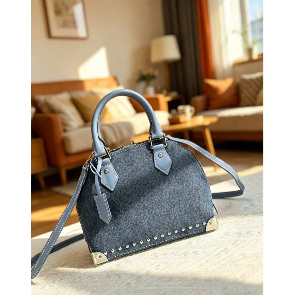 2026 Size: 23.5X17.5X11.5 cm no box New Model - Versatile and Fashionable PU Leather Bag - Durable,High-Quality and Affordable
2026 Size: 23.5X17.5X11.5 cm no box New Model - Versatile and Fashionable PU Leather Bag - Durable,High-Quality and Affordable