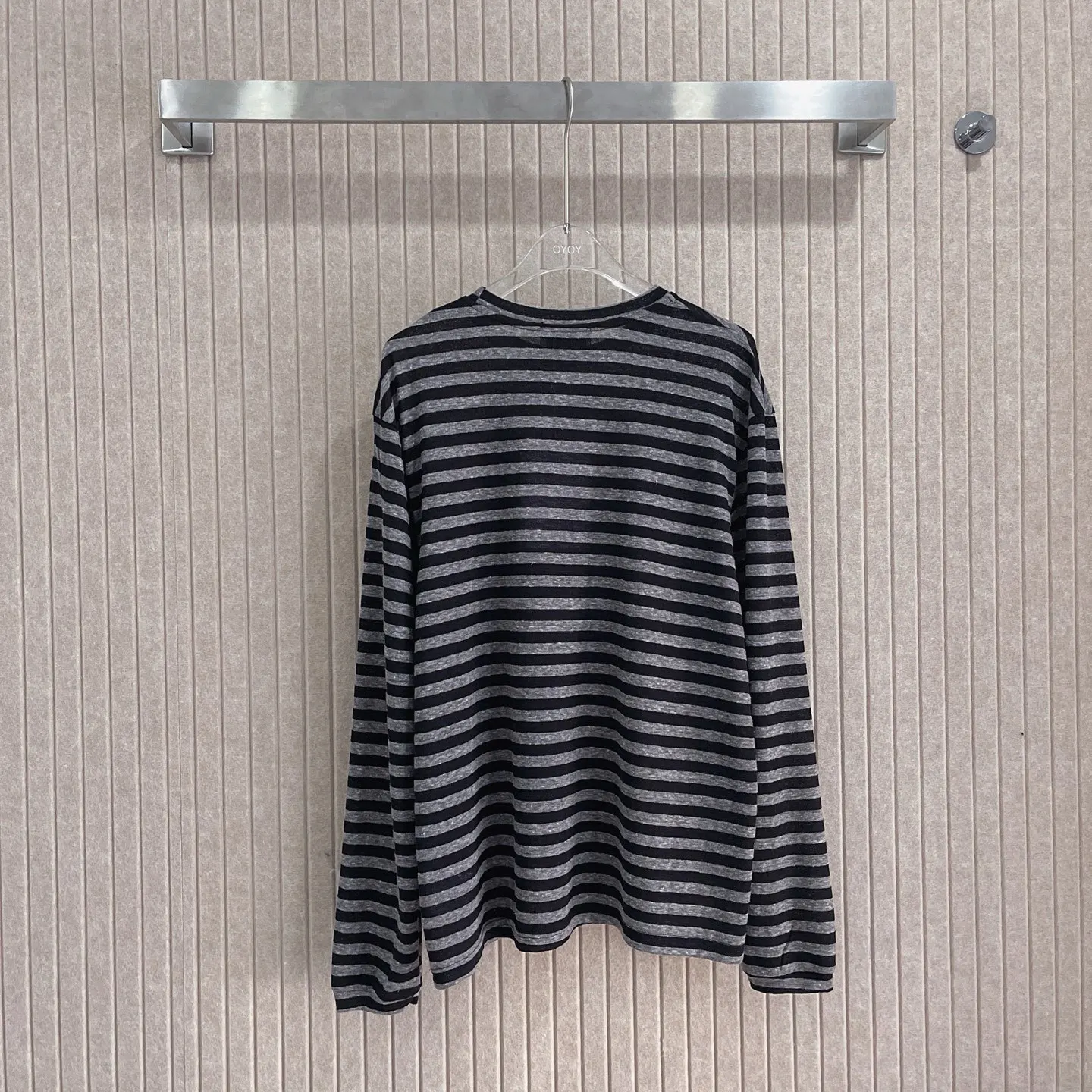 Autumn 2025 New Striped Round-Neck Long Sleeve for Women: Loose-Fit Casual Style Everyday T-Shirt
Autumn 2025 New Striped Round-Neck Long Sleeve for Women: Loose-Fit Casual Style Everyday T-Shirt