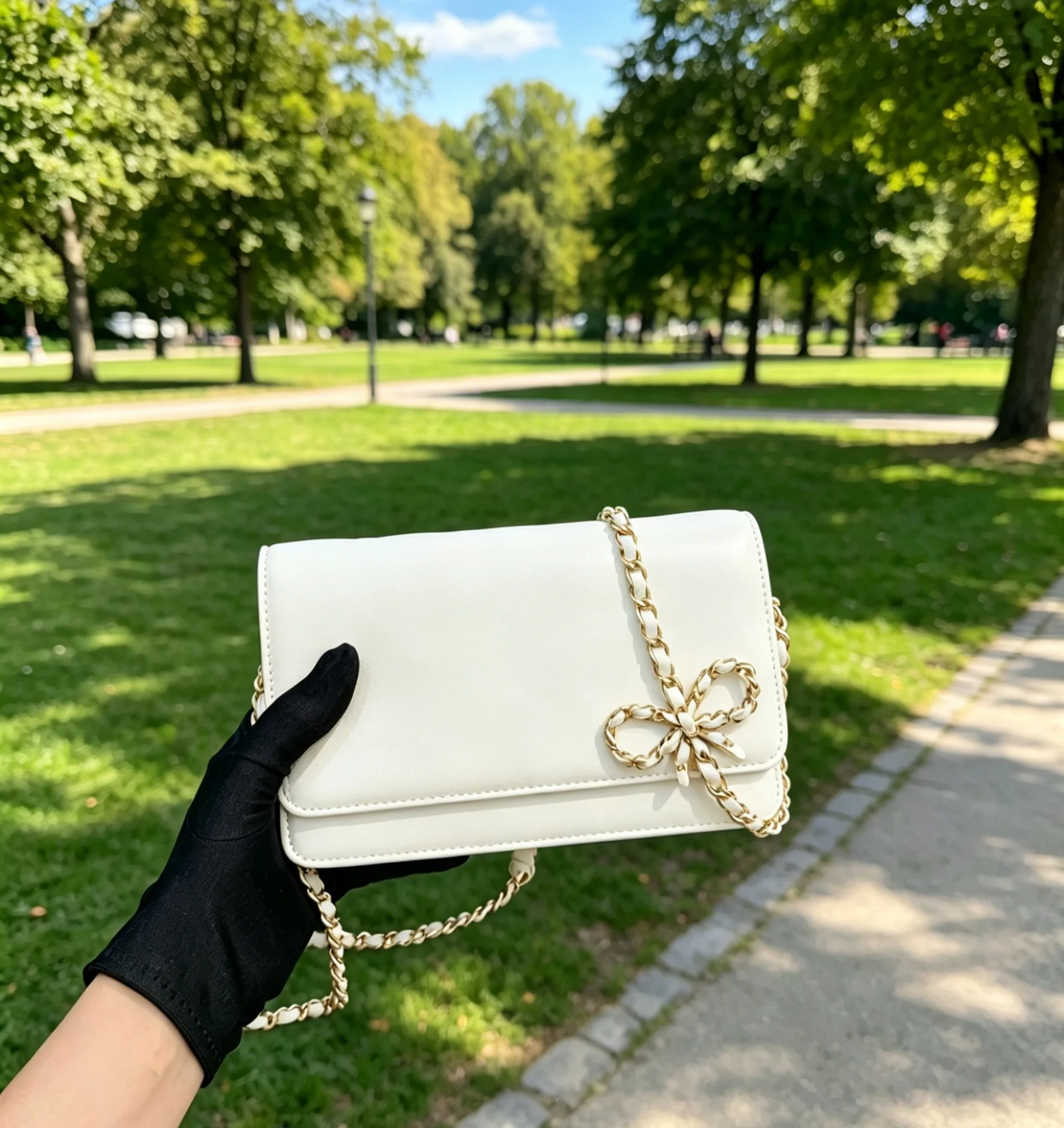 2026 Size: 19x11 cm NO BOX New Model - Versatile and Fashionable PU Leather Bag - Durable, High-Quality and Affordable
2026 Size: 19x11 cm NO BOX New Model - Versatile and Fashionable PU Leather Bag - Durable, High-Quality and Affordable