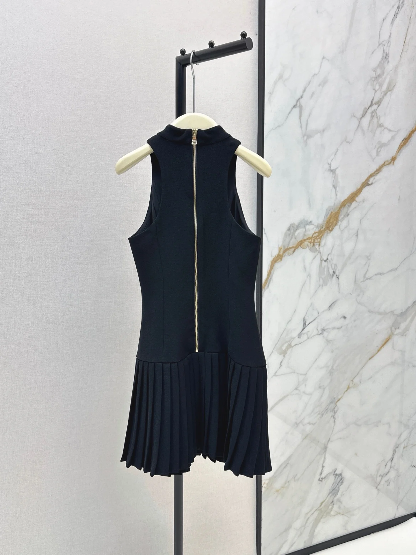 2026 Women's Summer New Halter Sleeveless Pleated Mini Dress Slim Hot Girl Style Dress ZX88107
2026 Women's Summer New Halter Sleeveless Pleated Mini Dress Slim Hot Girl Style Dress ZX88107