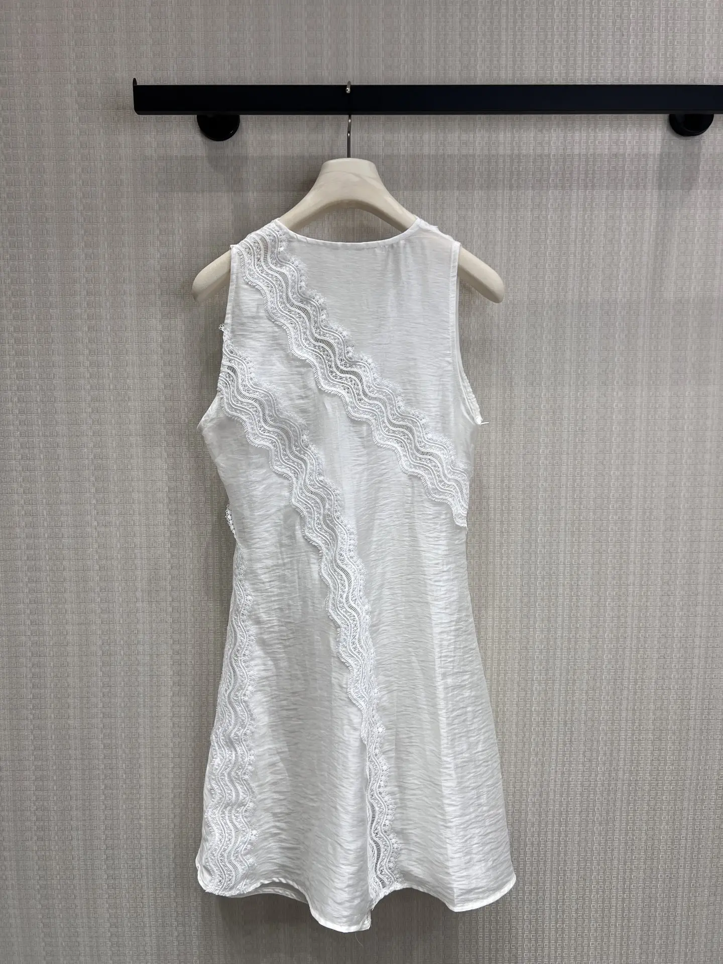 2026 Summer Women's Wavy Lace Panel Sleeveless Dress Slim Fit Gentle Style A-Line Mini Dress ZX185104
2026 Summer Women's Wavy Lace Panel Sleeveless Dress Slim Fit Gentle Style A-Line Mini Dress ZX185104