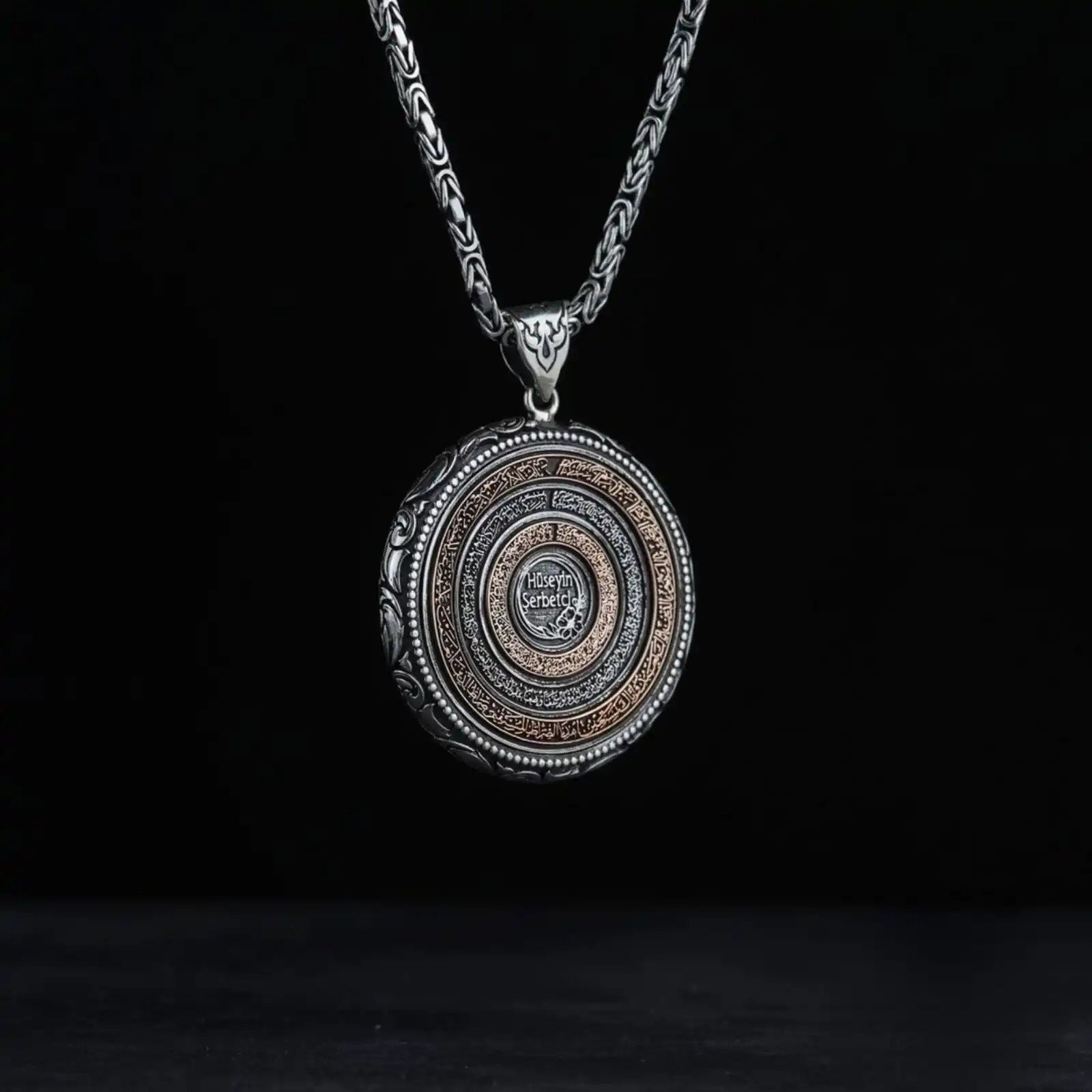 Handcrafted Silver Necklace with Name and Dual-sided Engravings - Surah Falaq, Nas, Ihlas, Fatiha, and Amenerresulu Arabic
Handcrafted Silver Necklace with Name and Dual-sided Engravings - Surah Falaq, Nas, Ihlas, Fatiha, and Amenerresulu Arabic