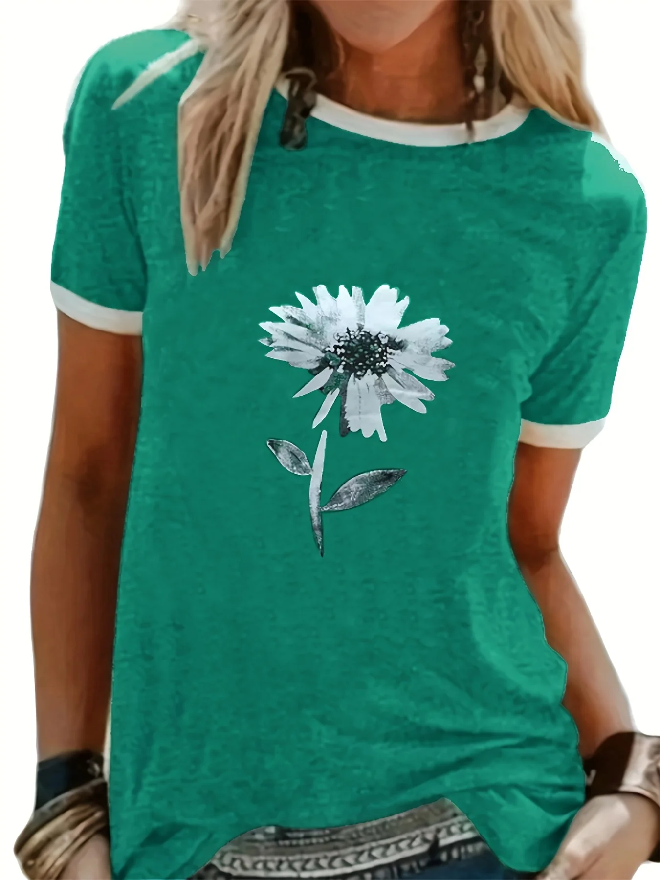 Женская зеленая футболка с цветочным принтом больших размеров, повседневный топ с короткими рукавами и контрастной отделкой, бесплатная доставка, горячая распродажа
Женская зеленая футболка с цветочным принтом больших размеров, повседневный топ с короткими рукавами и контрастной отделкой, бесплатная доставка, горячая распродажа