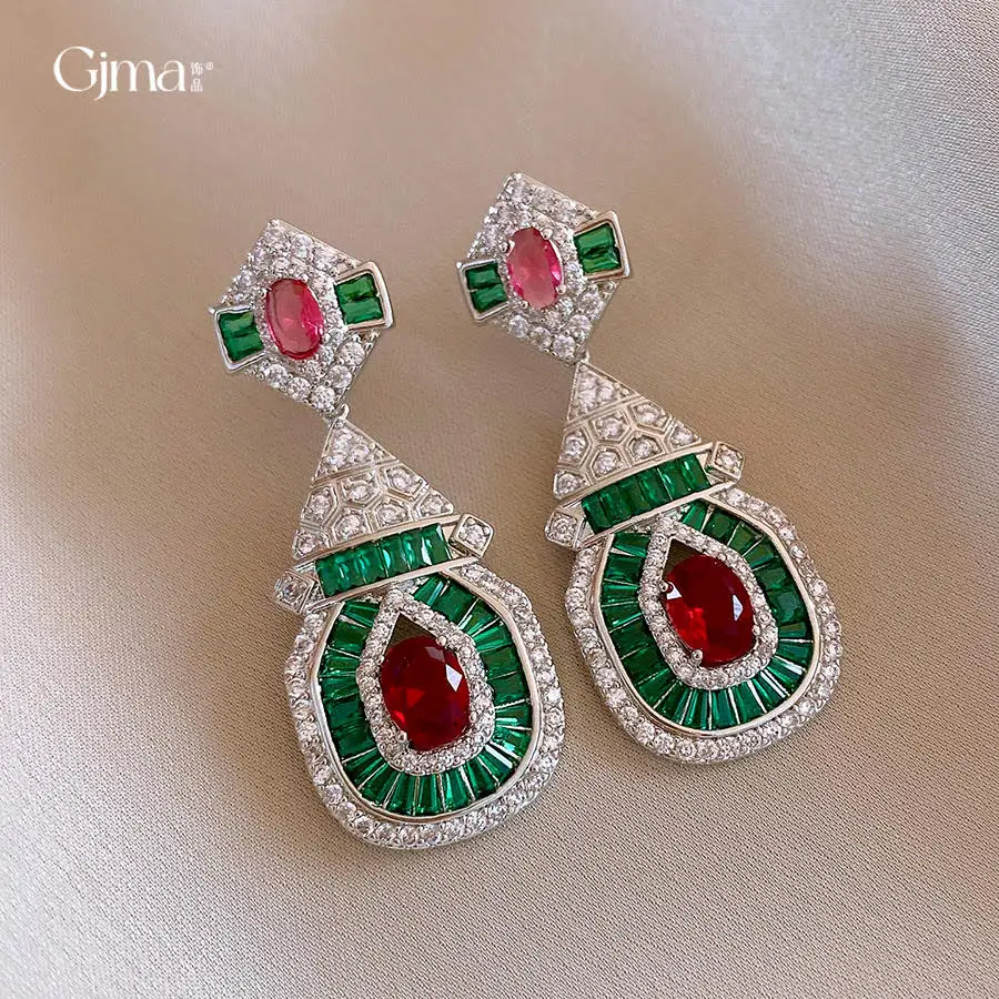Luxury Diamond and Gemstone Drop Earrings – Emerald, Ruby, and Diamond Elegance 
Luxury Diamond and Gemstone Drop Earrings – Emerald, Ruby, and Diamond Elegance