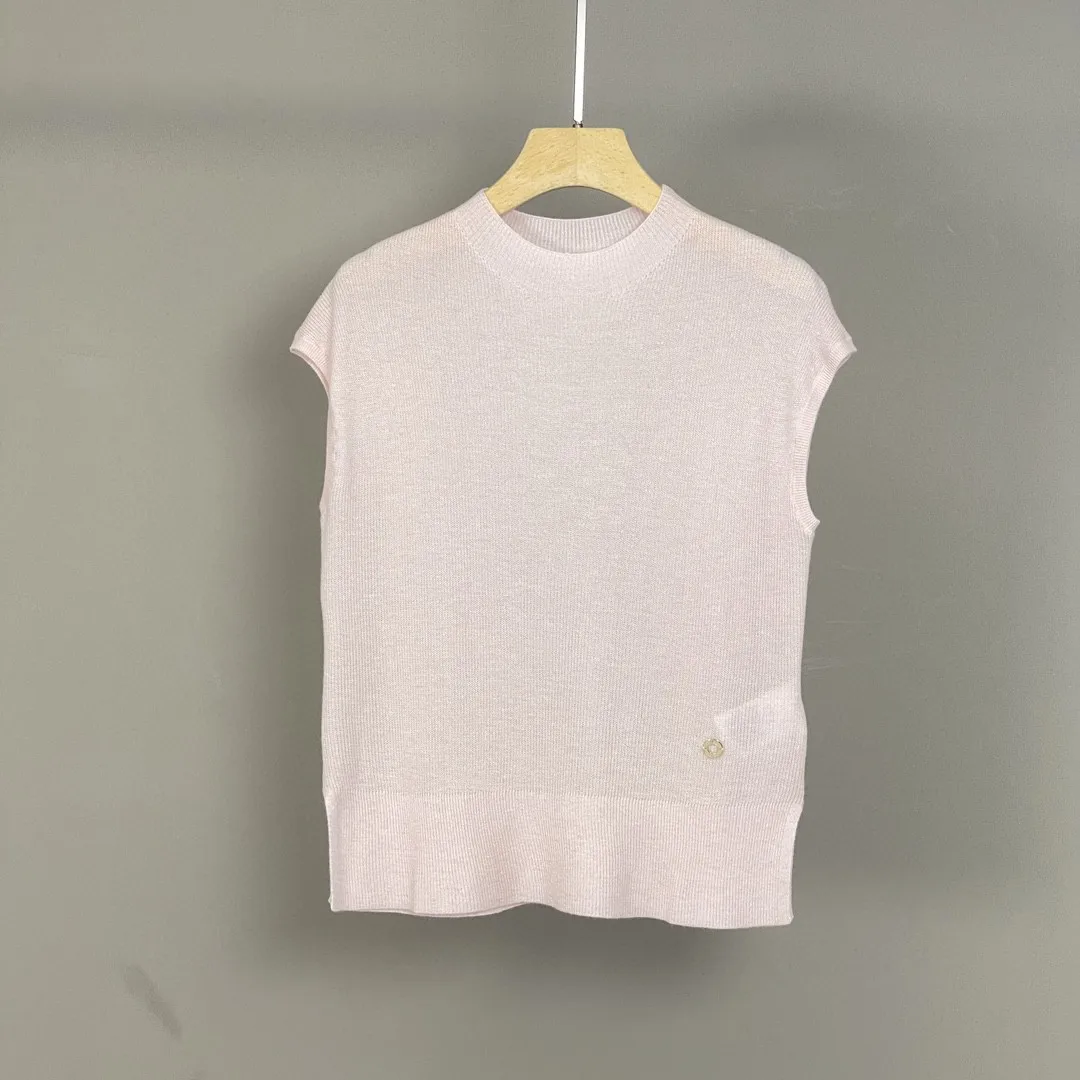 25 Spring and Summer New Round Neck Silk Wool Fashion All-match Sleeveless Knitted Vest Top for Women
25 Spring and Summer New Round Neck Silk Wool Fashion All-match Sleeveless Knitted Vest Top for Women