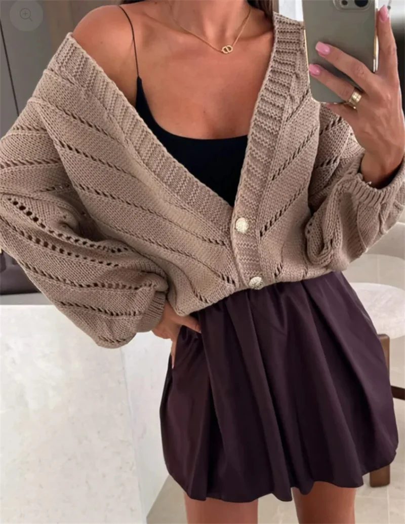 Осень-зима модный свободный свитер с длинными рукавами женский пуловер вязаный укороченный топ женский сексуальный кардиган с глубоким v-образным вырезом и пуговицами
Осень-зима модный свободный свитер с длинными рукавами женский пуловер вязаный укороченный топ женский сексуальный кардиган с глубоким v-образным вырезом и пуговицами