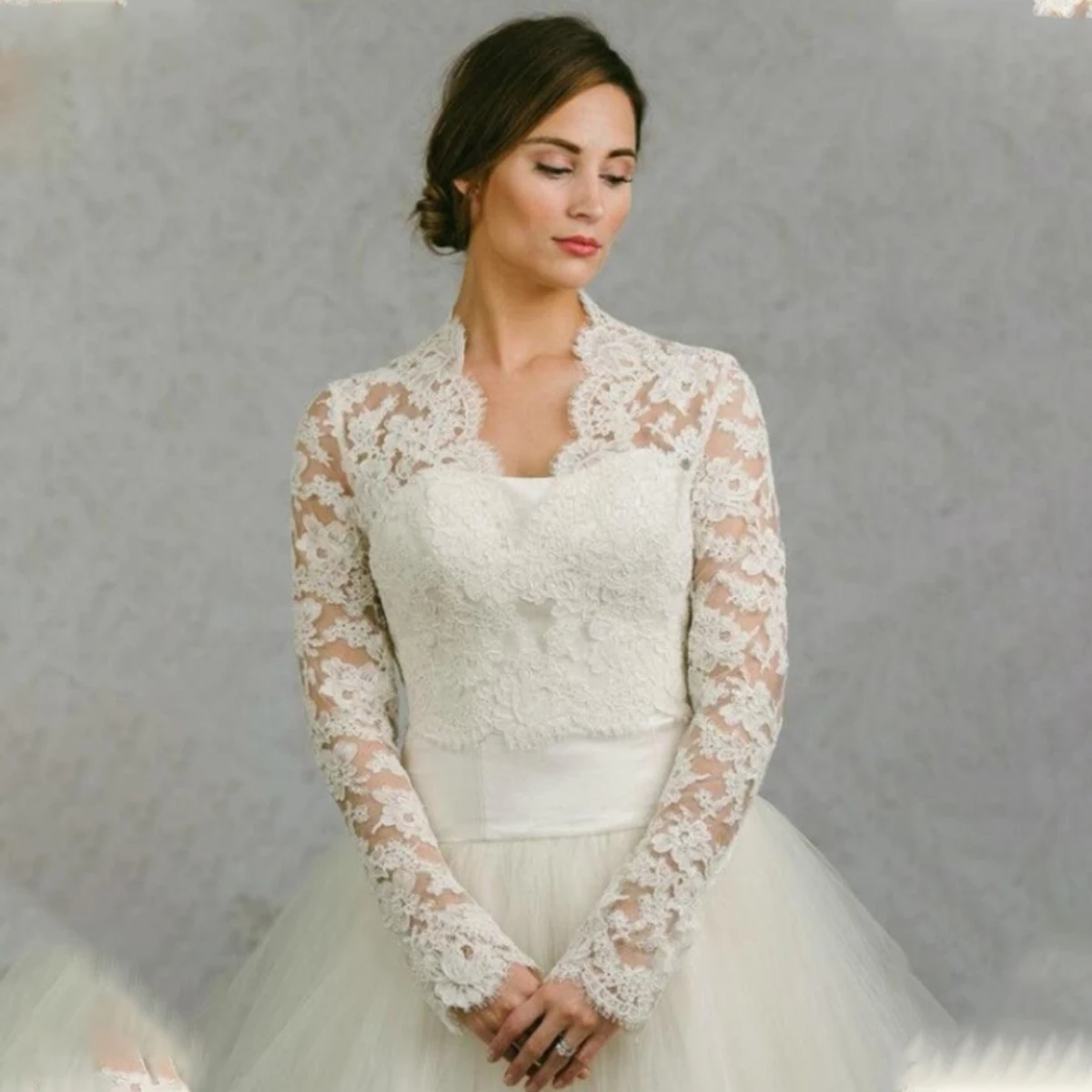 Роскошный свадебный жакет с лентой, верхняя крышка, болеро для невесты, свадебные накидки, женские свадебные аксессуары по индивидуальному заказу
Роскошный свадебный жакет с лентой, верхняя крышка, болеро для невесты, свадебные накидки, женские свадебные аксессуары по индивидуальному заказу