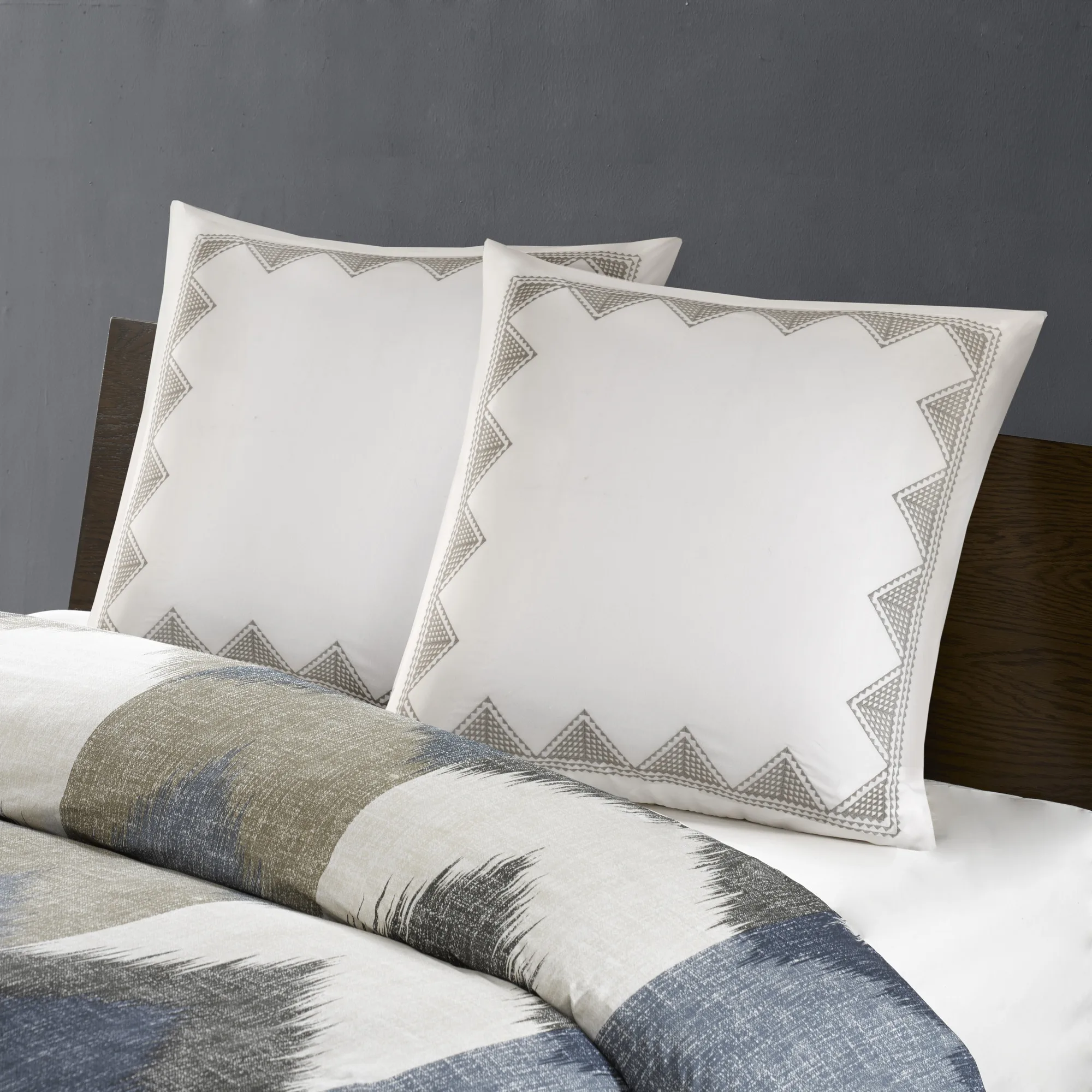 Cotton Embroidered Euro Sham White Euro Sham '
Cotton Embroidered Euro Sham White Euro Sham '