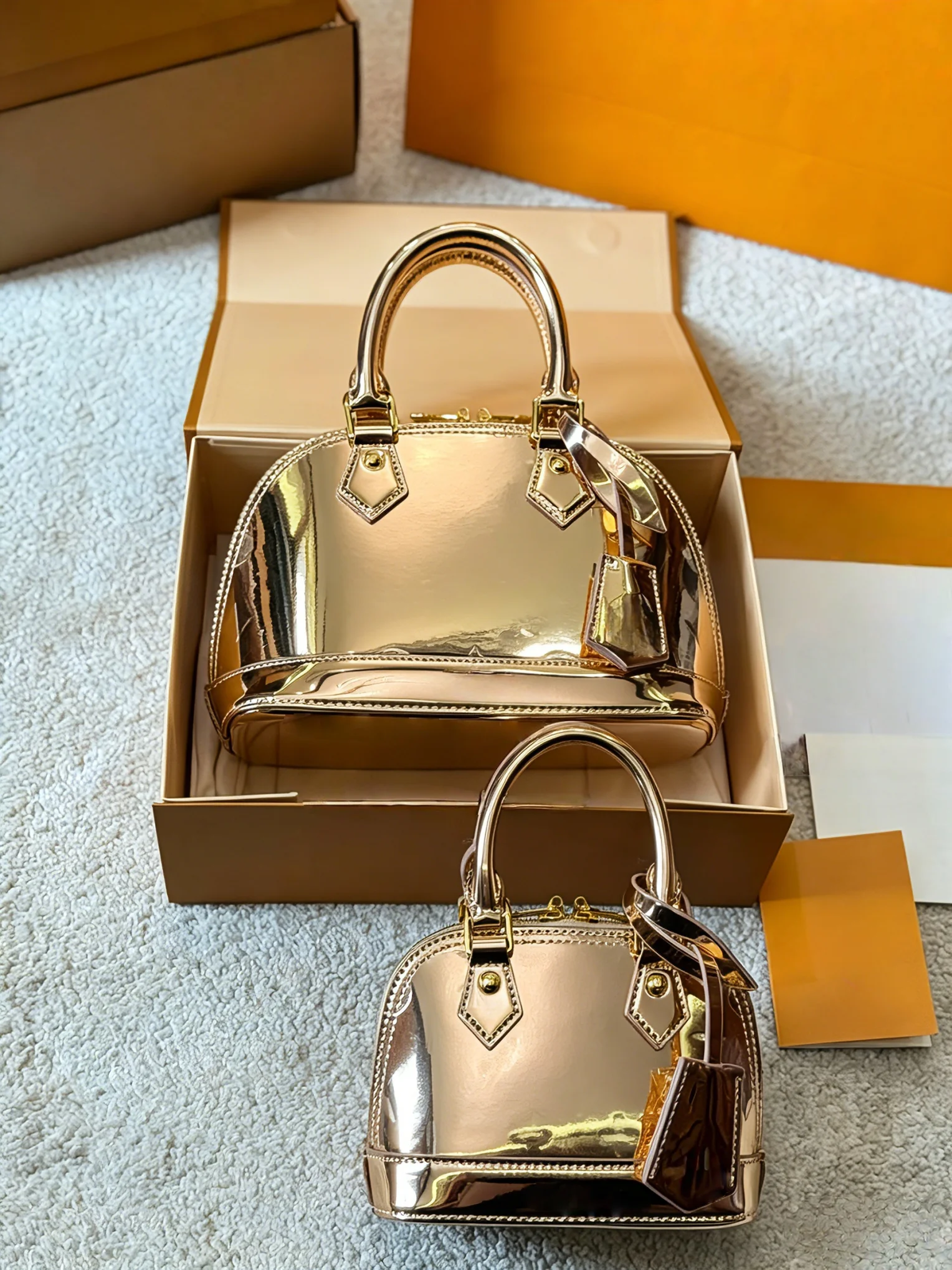 2026 New Mirror Handbag Double Zipper Design Fashionable Shoulder Sling Women's Bag
2026 New Mirror Handbag Double Zipper Design Fashionable Shoulder Sling Women's Bag