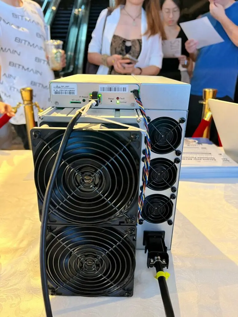 Большая скидка на продажи на новый Биткоин Майнер Bitmain Antminer S21 Pro 234Th Биткойн Майнер BTC/BCH/BSV SHA256 воздушное охлаждение Майнер Бесплатная доставка
Большая скидка на продажи на новый Биткоин Майнер Bitmain Antminer S21 Pro 234Th Биткойн Майнер BTC/BCH/BSV SHA256 воздушное охлаждение Майнер Бесплатная доставка