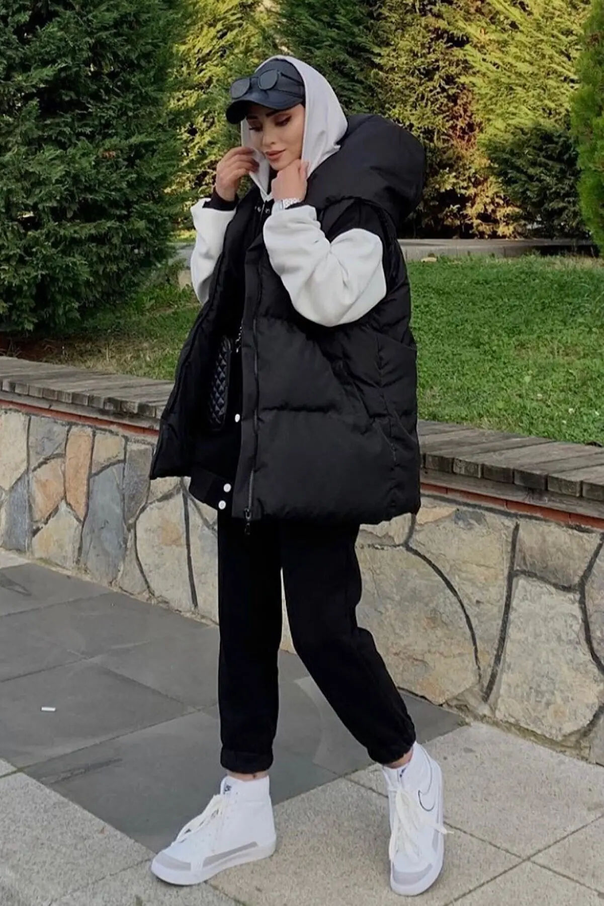 Women's Hooded Filled 2-Pocket Inflatable Vest New Season Comfortable Fit Vest Suitable for Daily Use Ideal Product for All Comb
Women's Hooded Filled 2-Pocket Inflatable Vest New Season Comfortable Fit Vest Suitable for Daily Use Ideal Product for All Comb