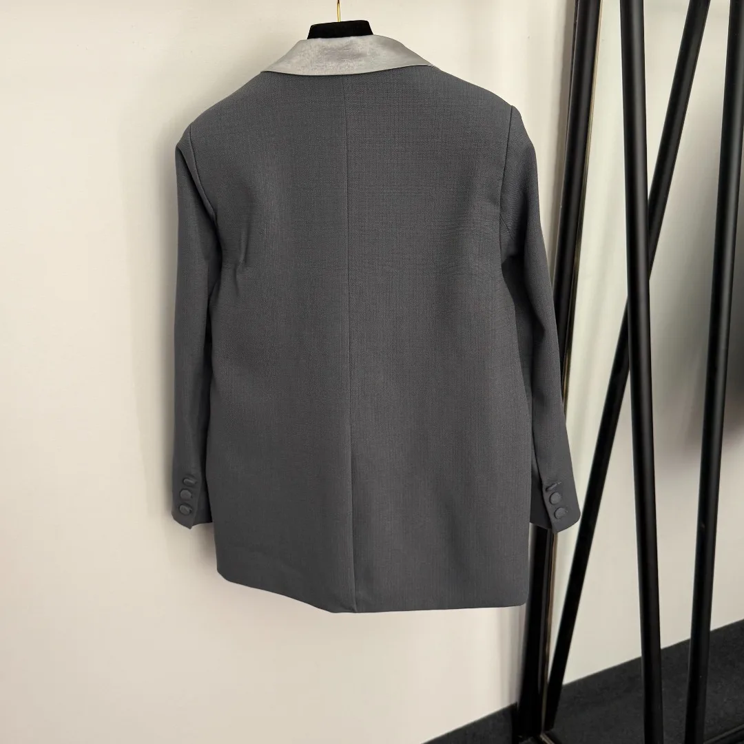 Autumn New Sequin Embroidered Double Breasted Lapel Long Sleeve Fashion Blazer
Autumn New Sequin Embroidered Double Breasted Lapel Long Sleeve Fashion Blazer