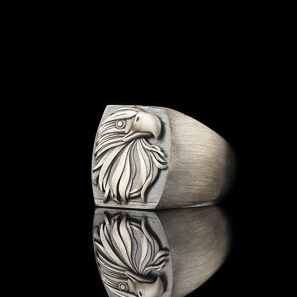 Sleek Men's 925 Sterling Silver Ring with Matte Finish and Eagle Head or Lion Head Design - Fine Jewelry Accessory with Edge
Sleek Men's 925 Sterling Silver Ring with Matte Finish and Eagle Head or Lion Head Design - Fine Jewelry Accessory with Edge