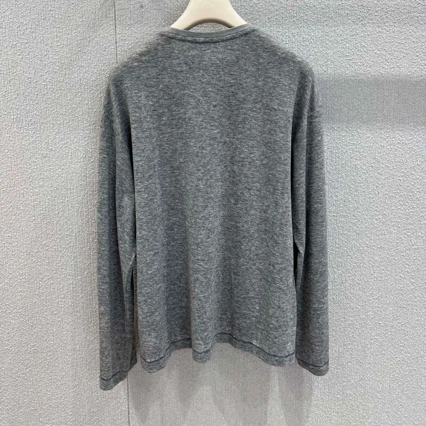 Wool Blend Printed Lightweight Long Sleeve T-Shirt With Classic Round Neck Design HX089
Wool Blend Printed Lightweight Long Sleeve T-Shirt With Classic Round Neck Design HX089