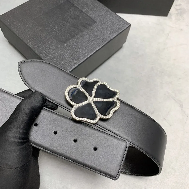 Wide version waist ornaments pants lotus drill 4.5cm female belt waist accessories cowhide skirt belt decorative belts
Wide version waist ornaments pants lotus drill 4.5cm female belt waist accessories cowhide skirt belt decorative belts