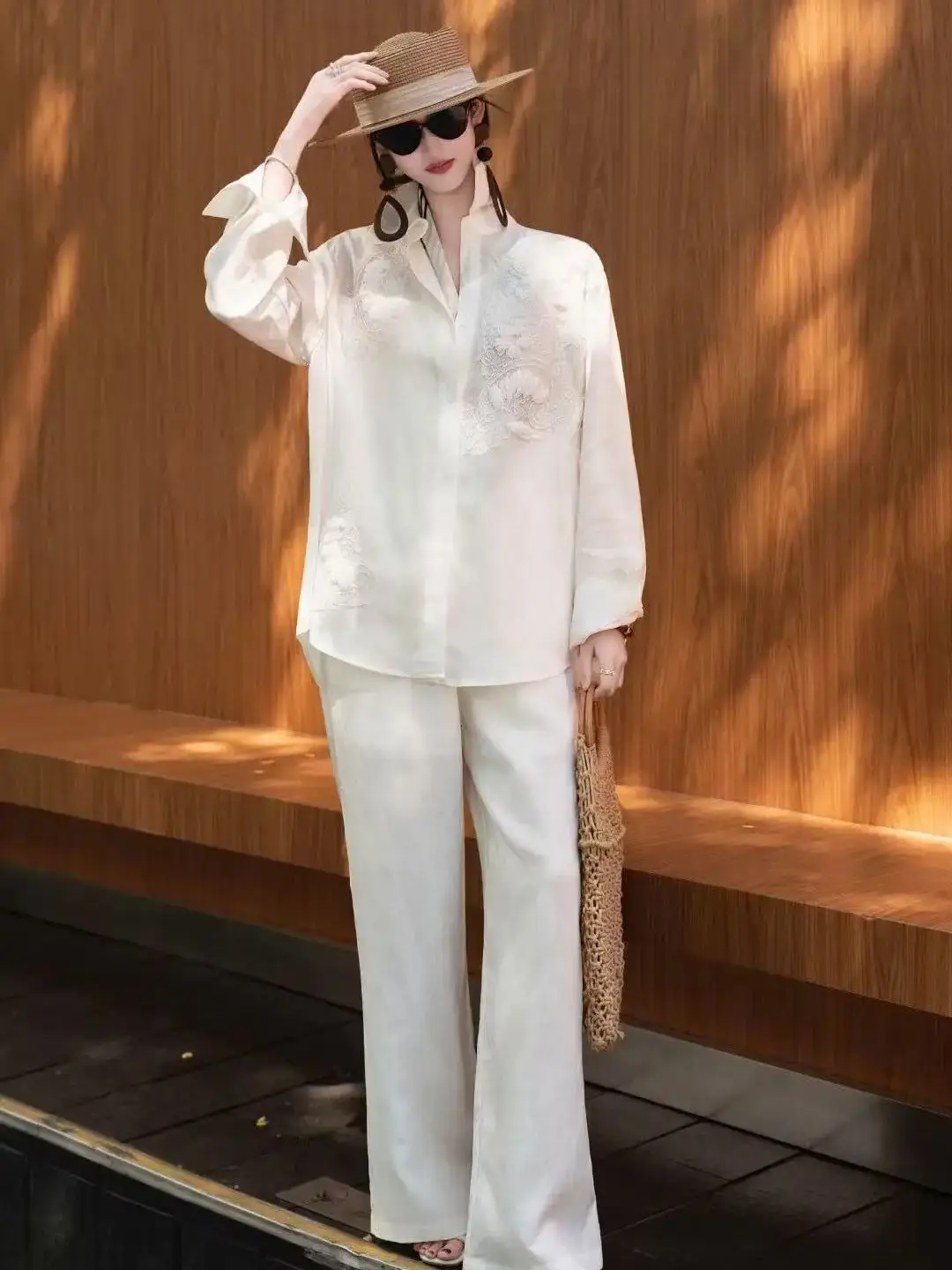 Casual solid color embroidered 100% linen matching set
Casual solid color embroidered 100% linen matching set