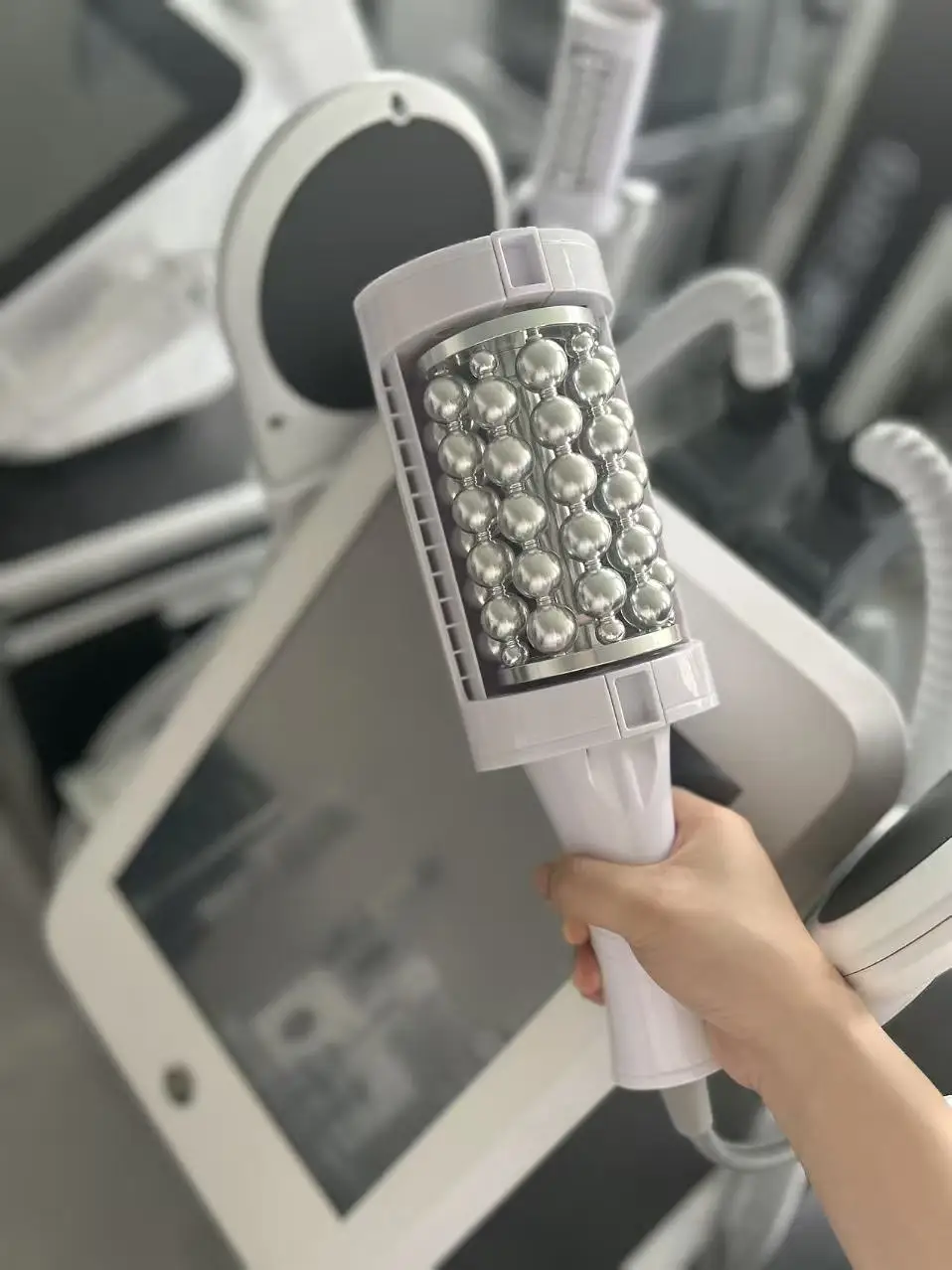 Nova Upgrade 4handles 6500W EMS+roller Body Sculpting Machine myoslim NEO Professional Hi-emt Body Contouring Device with 200HZ
Nova Upgrade 4handles 6500W EMS+roller Body Sculpting Machine myoslim NEO Professional Hi-emt Body Contouring Device with 200HZ