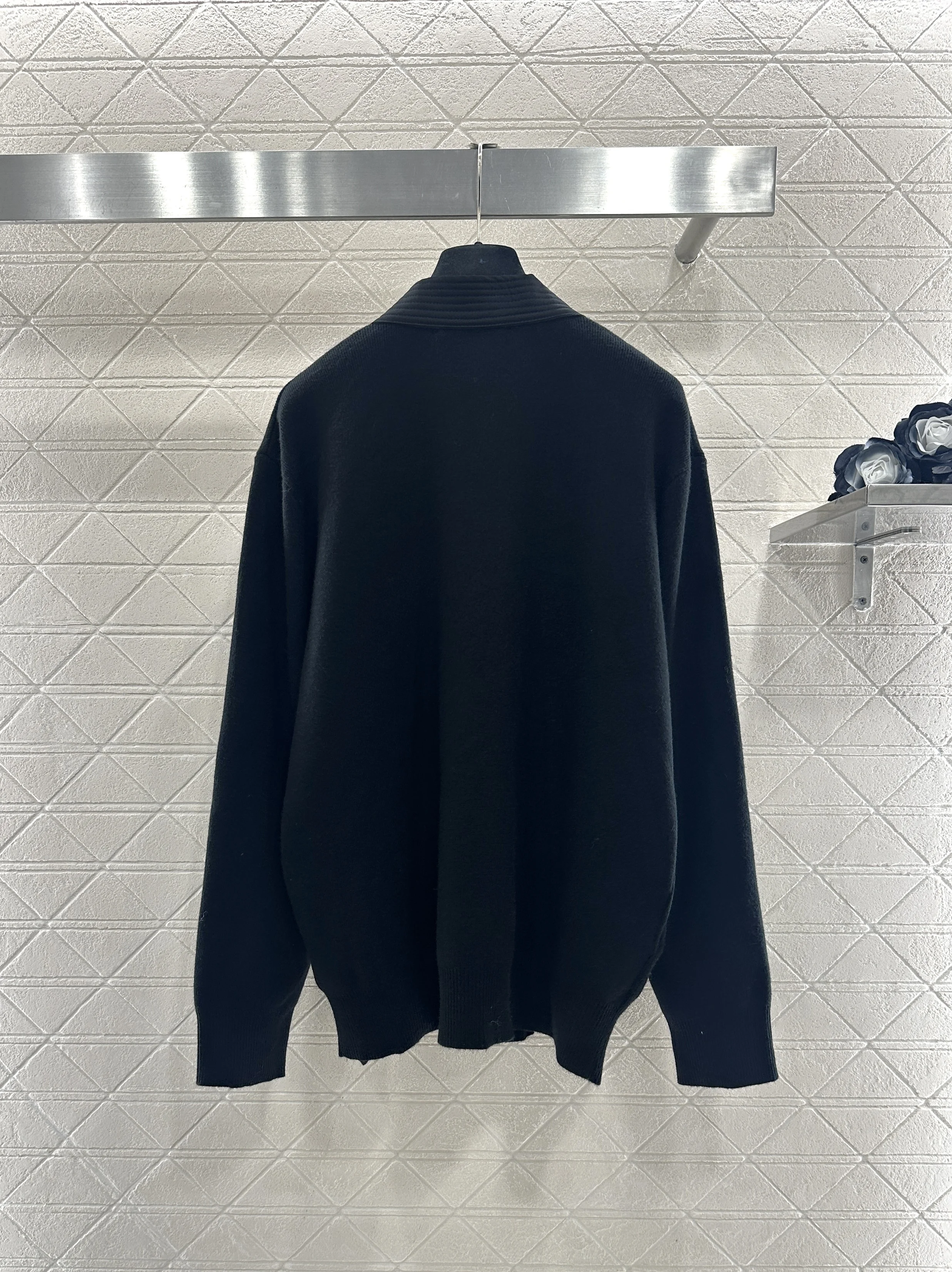 25SS осенне-зимний женский диагональный вязаный кардиган с V-образным вырезом LH231
25SS осенне-зимний женский диагональный вязаный кардиган с V-образным вырезом LH231