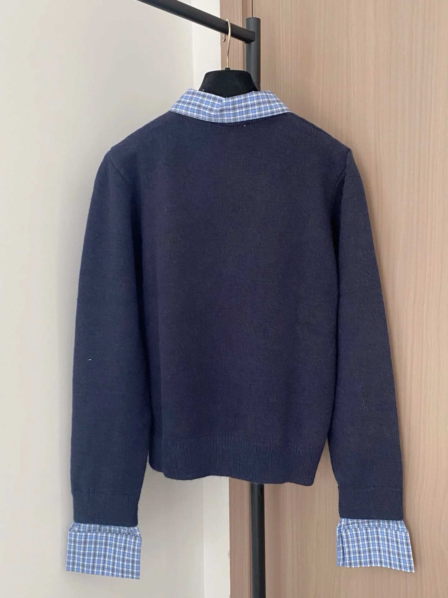 2025 Early Autumn New Arrivals Women's Casual Knitted Long Sleeve Contrast Color Splicing Lapel Plaid Fake Two-Piece T-Shirt
2025 Early Autumn New Arrivals Women's Casual Knitted Long Sleeve Contrast Color Splicing Lapel Plaid Fake Two-Piece T-Shirt