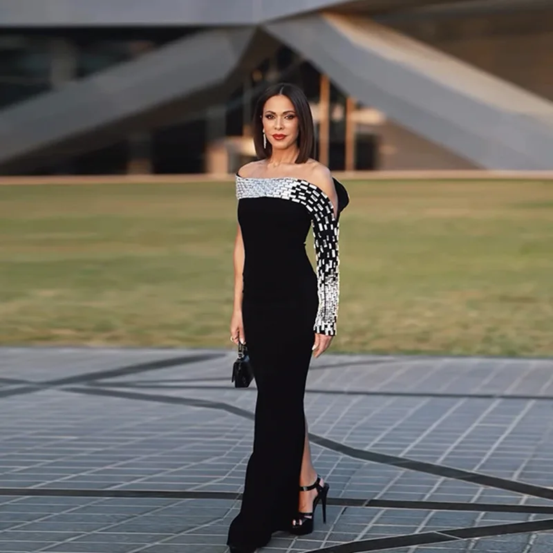 2025 summer new black sexy one-shoulder long-sleeved tube top slim-fitting strapless dress elegant and fashionable evening dress
2025 summer new black sexy one-shoulder long-sleeved tube top slim-fitting strapless dress elegant and fashionable evening dress