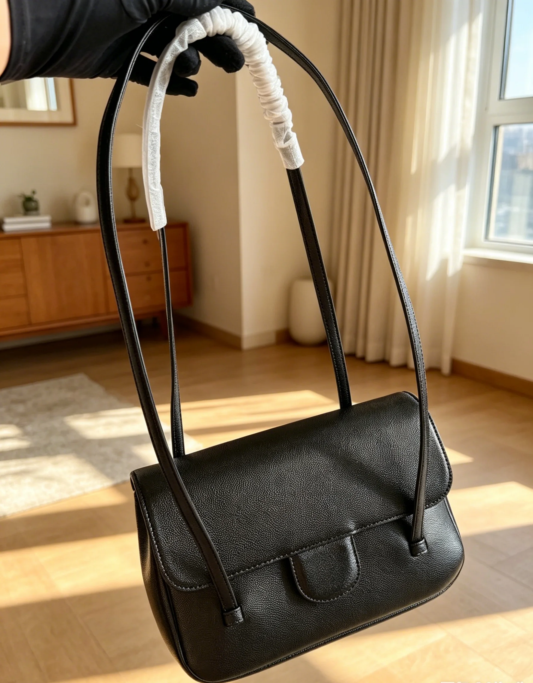 2026 Size: 22X15 cm no box New Model Versatile and Fashionable PU Leather Bag - Durable,High-Quality and Affordable
2026 Size: 22X15 cm no box New Model Versatile and Fashionable PU Leather Bag - Durable,High-Quality and Affordable